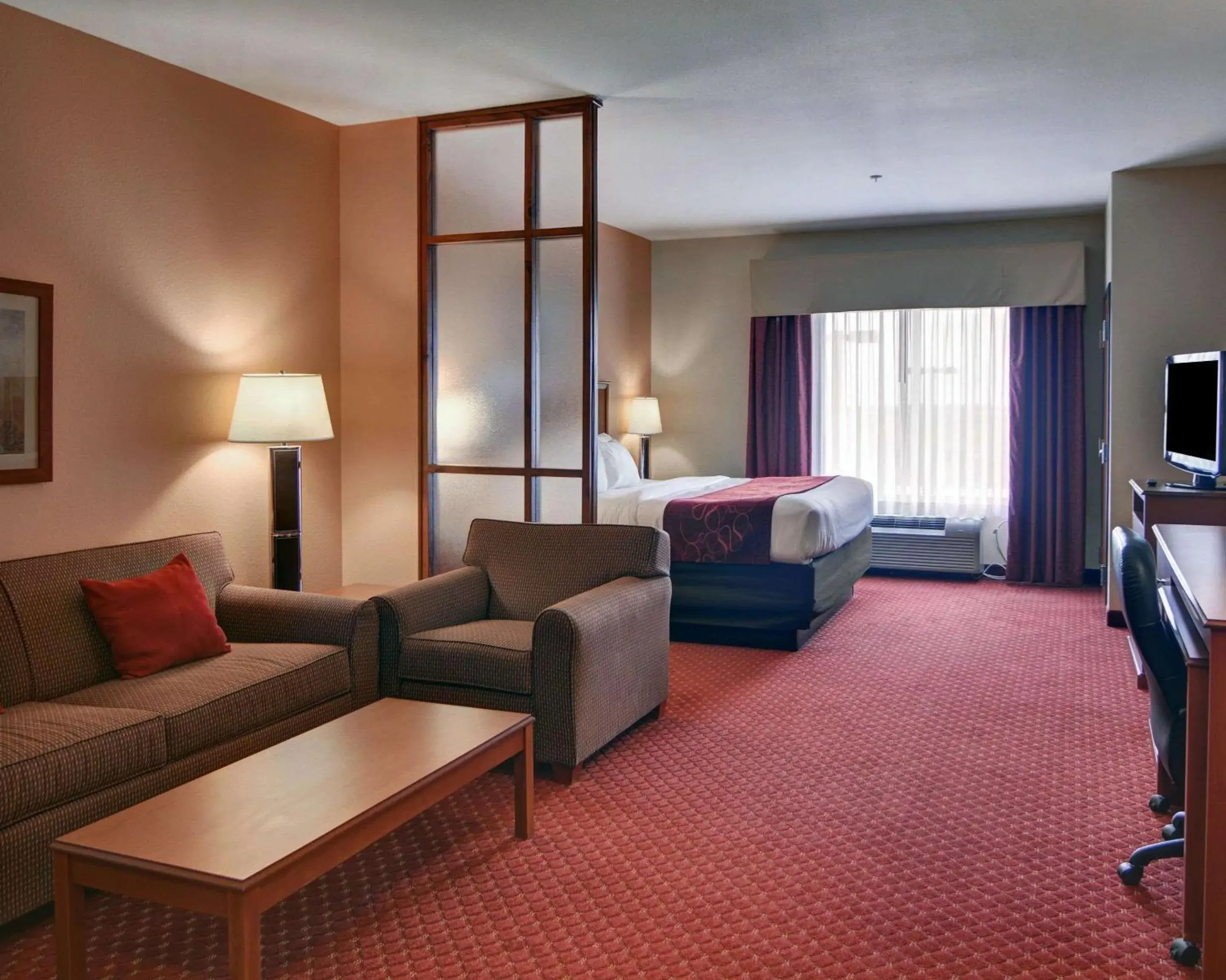 Photo of the whole room, Bed in Quality Suites Near Cedar Creek Lake Photo of the whole room, Bed in Quality Suites Near Cedar Creek Lake