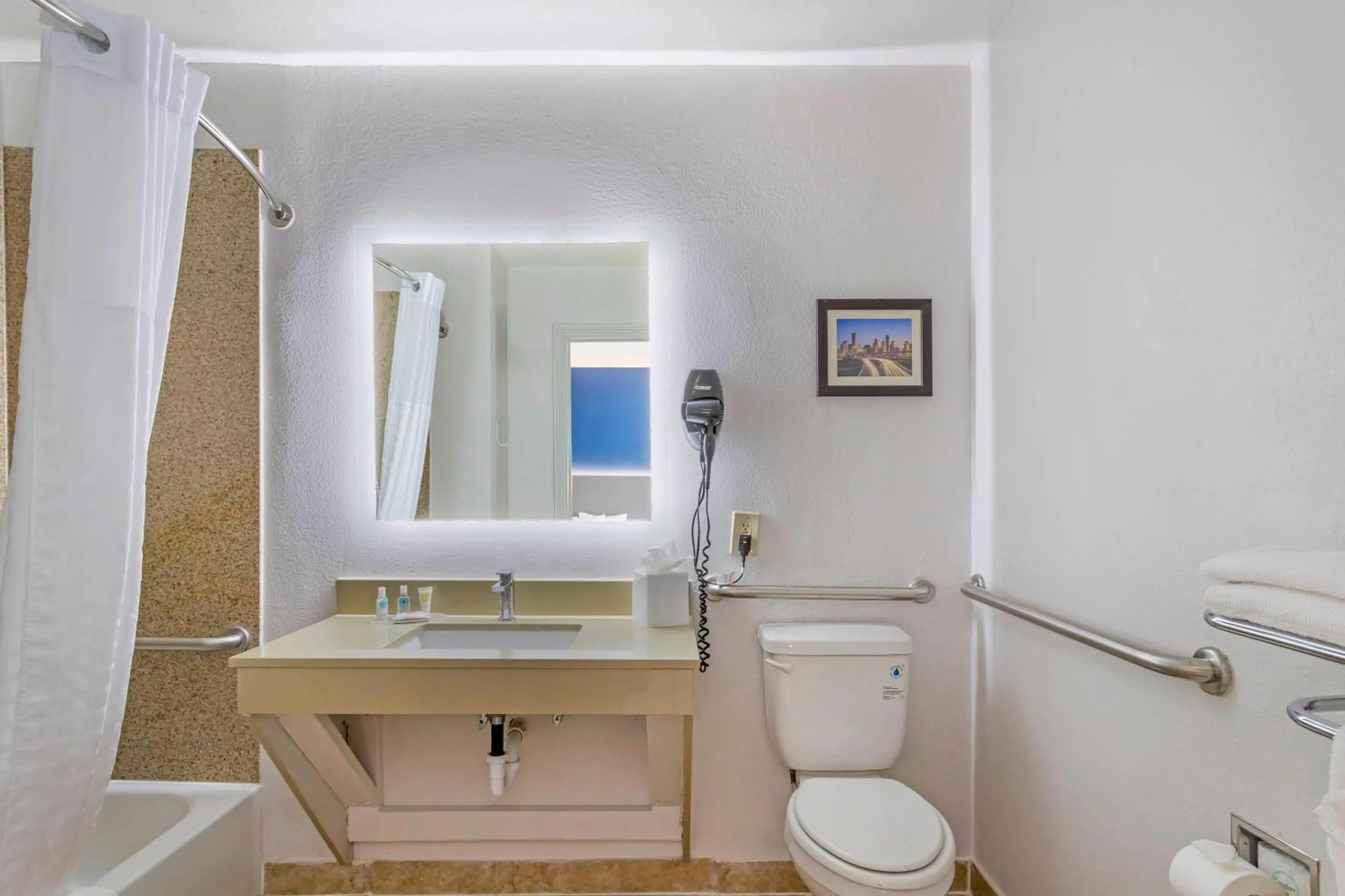 Bedroom in Comfort Inn & Suites Houston FM1960 - Champions