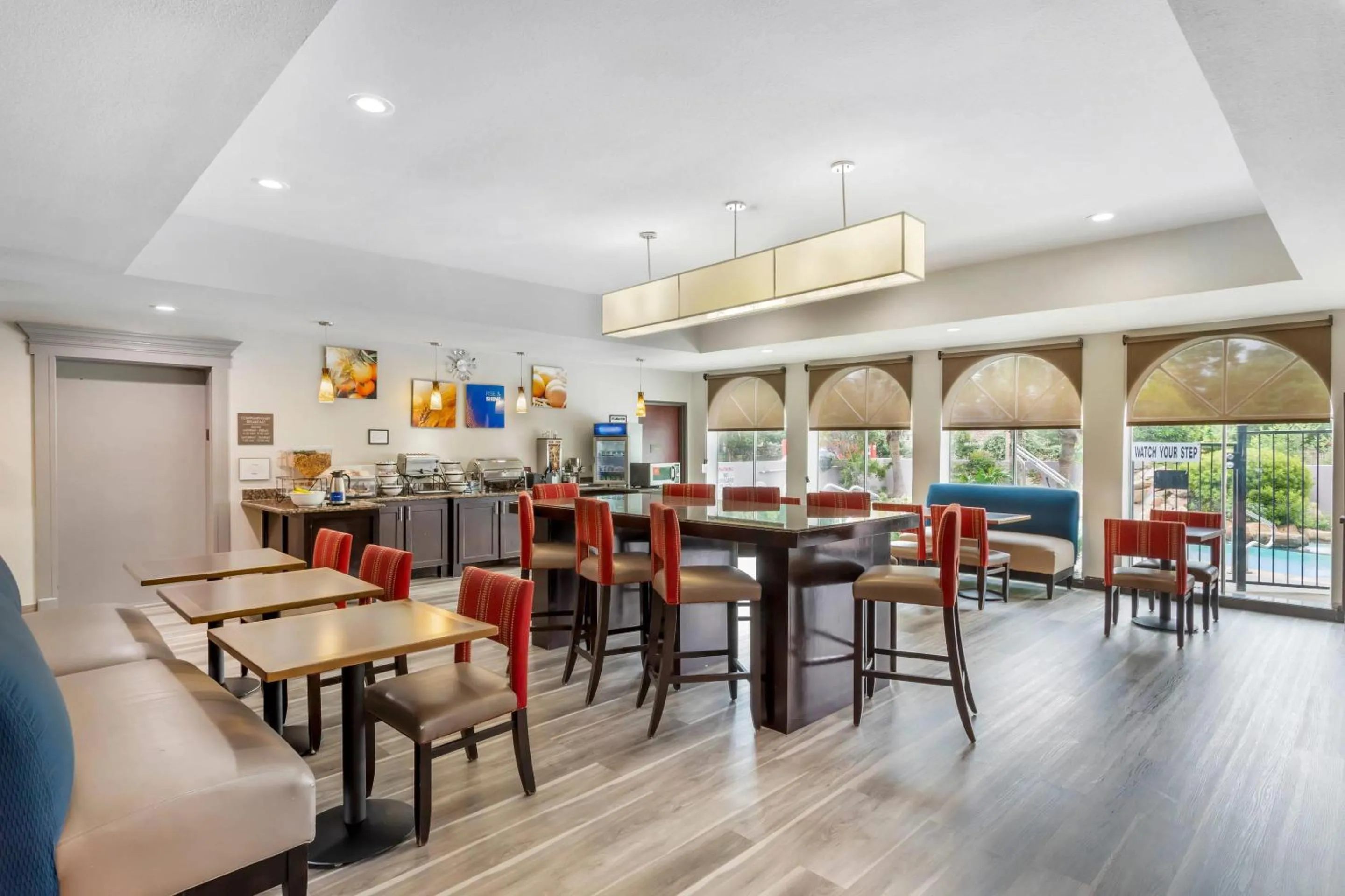 Breakfast in Comfort Inn & Suites Houston FM1960 - Champions