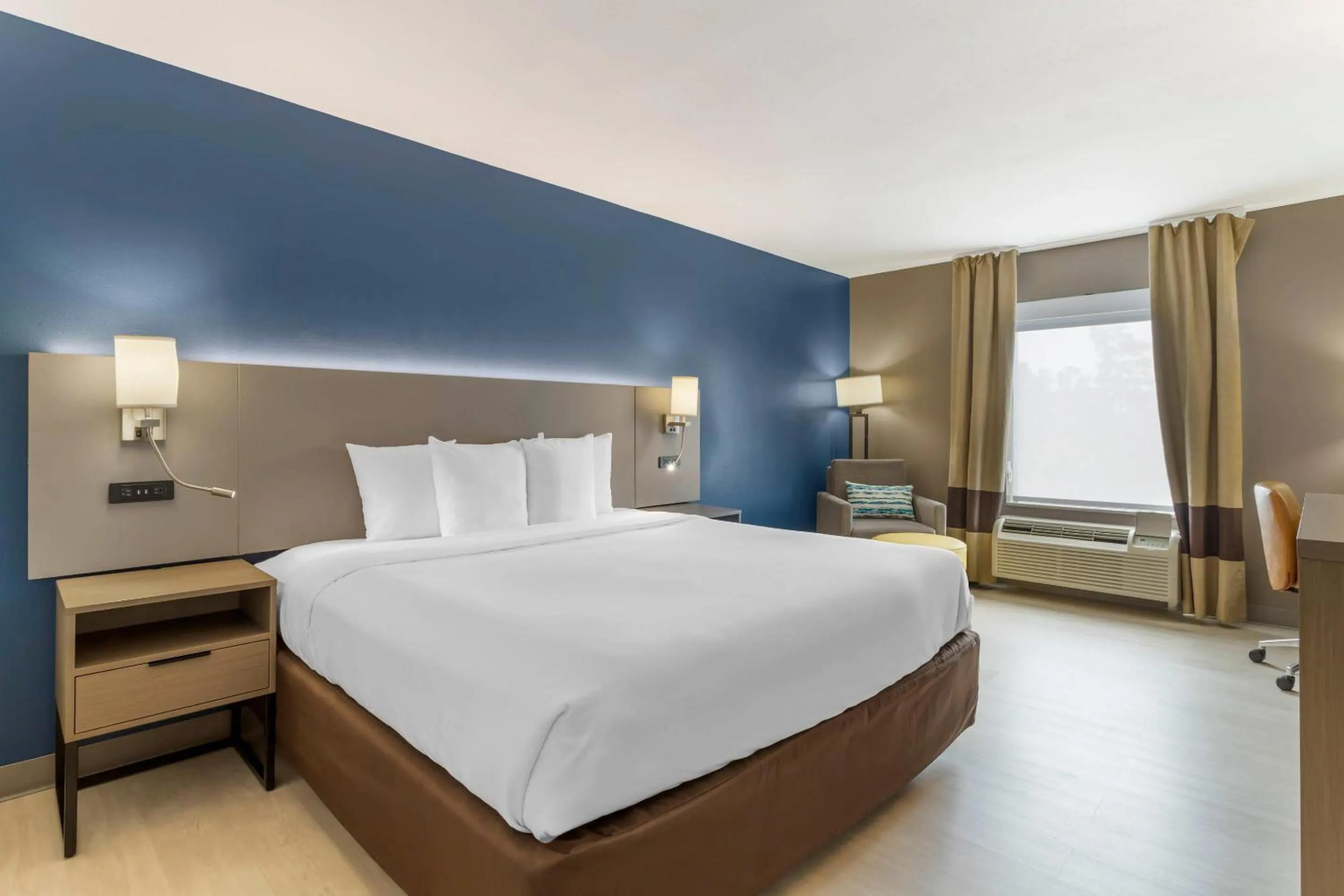 Bedroom, Bed in Comfort Inn & Suites Houston FM1960 - Champions