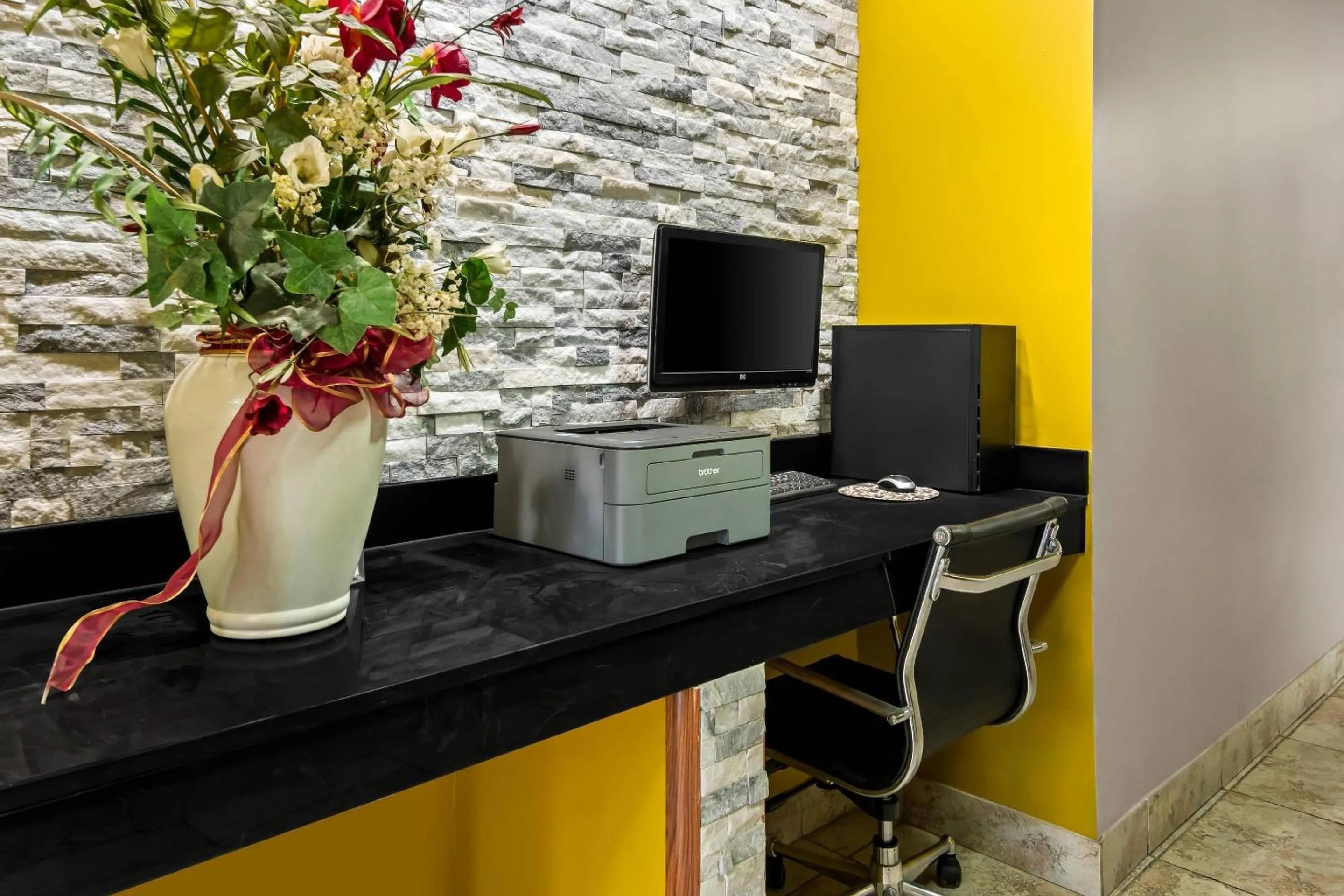 Business facilities in Quality Inn & Suites - Granbury