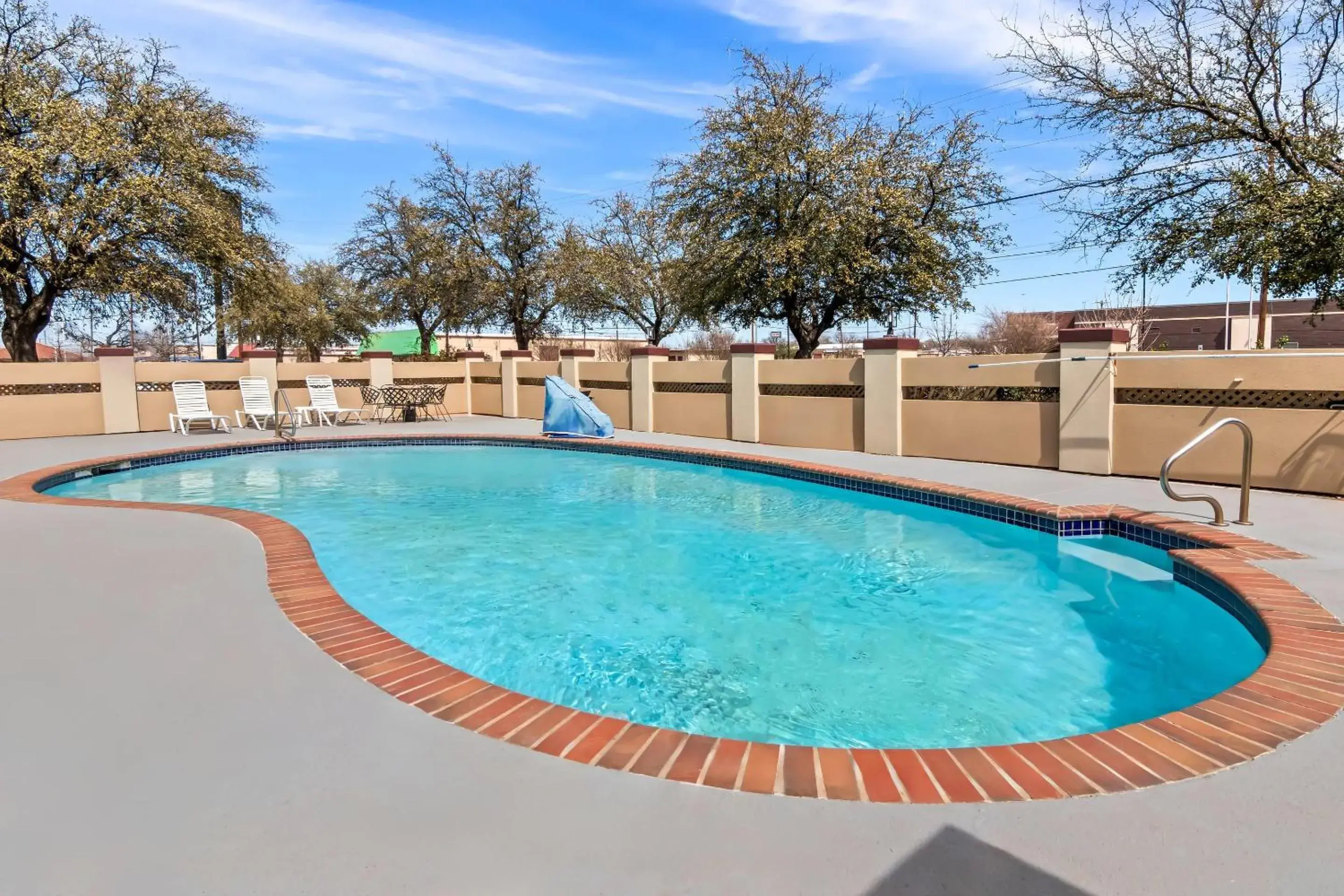 Swimming pool in Quality Inn & Suites - Granbury Swimming pool in Quality Inn & Suites - Granbury