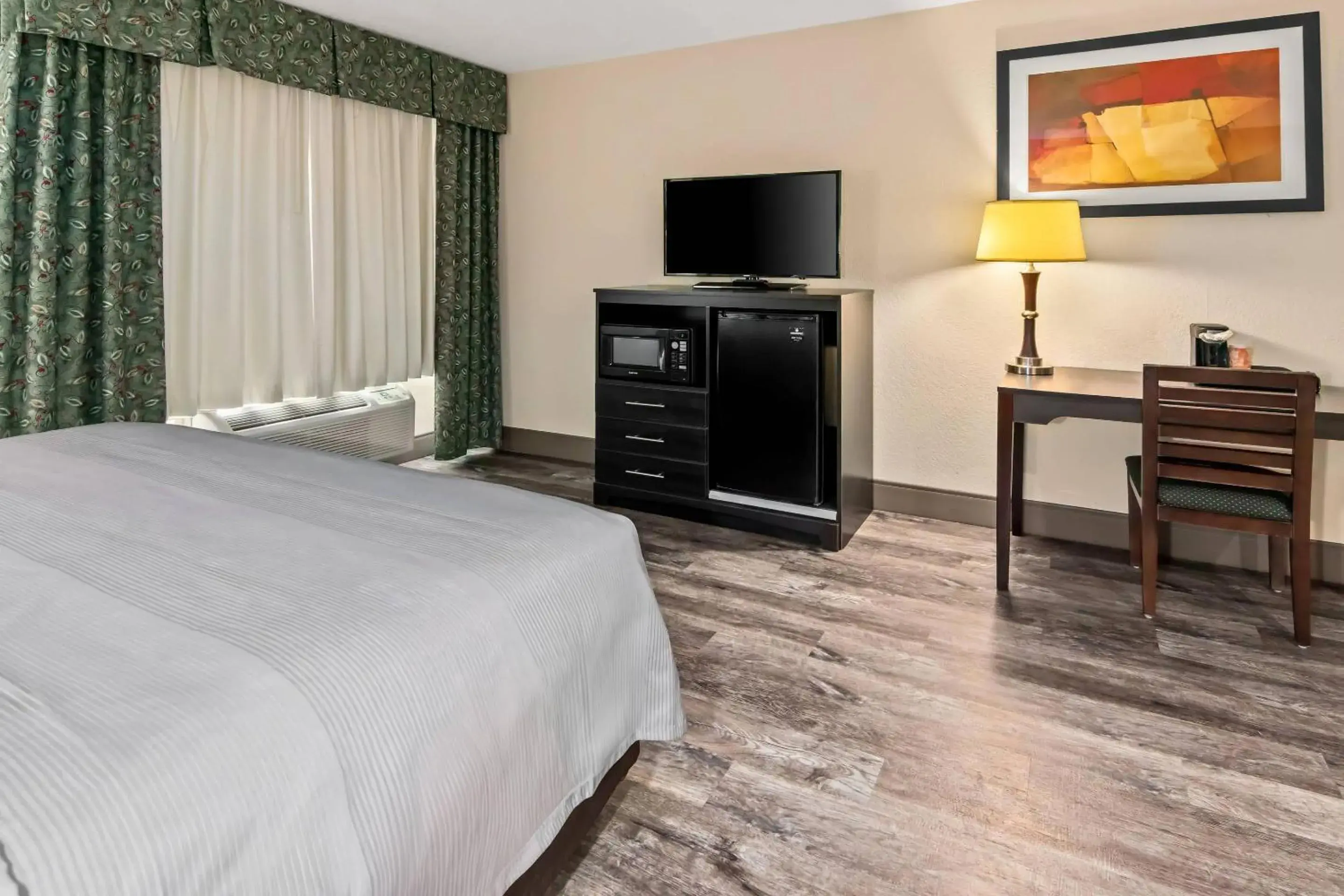 Bedroom, Bed in Quality Inn & Suites - Granbury Bedroom, Bed in Quality Inn & Suites - Granbury