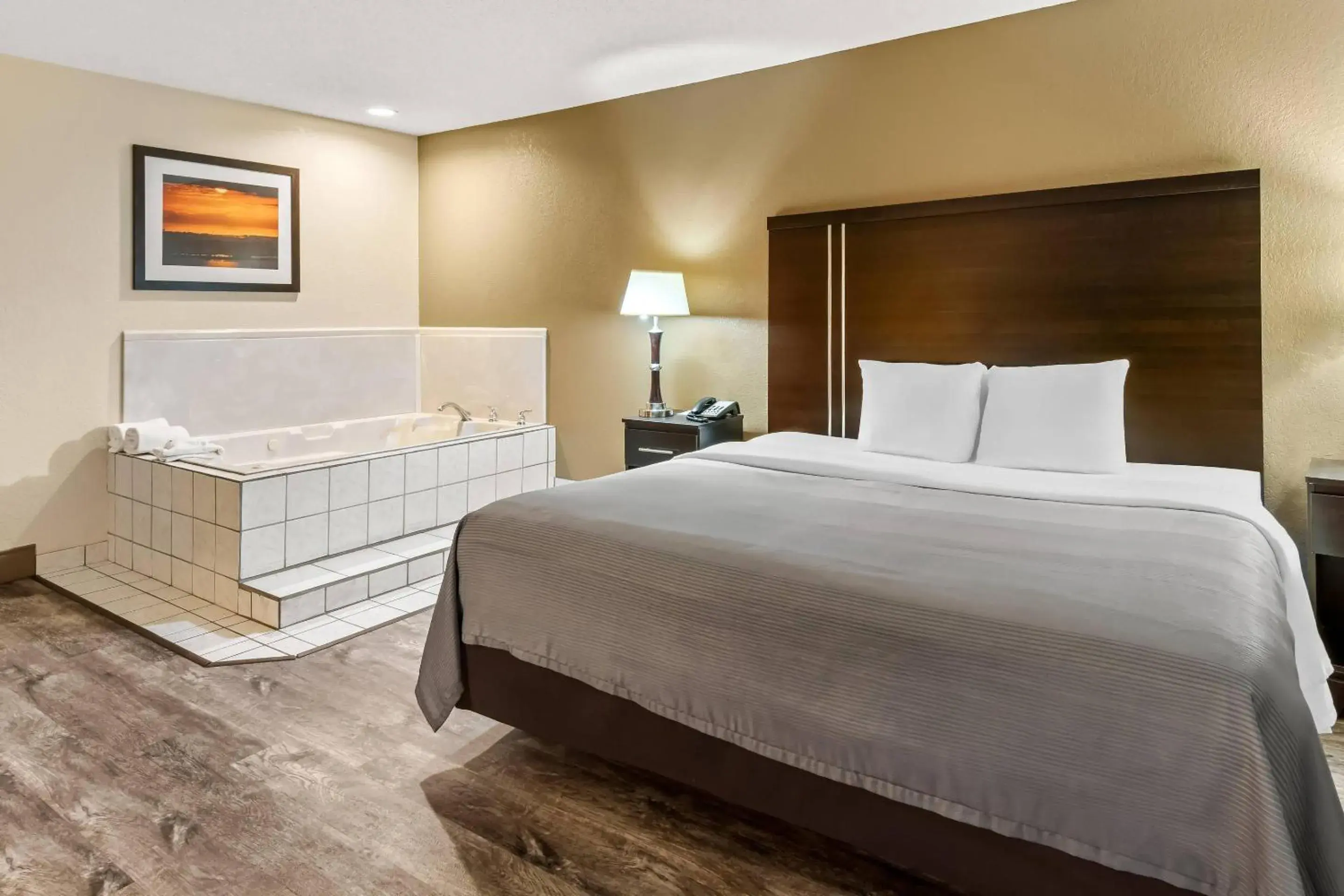 Bedroom, Bed in Quality Inn & Suites - Granbury Bedroom, Bed in Quality Inn & Suites - Granbury