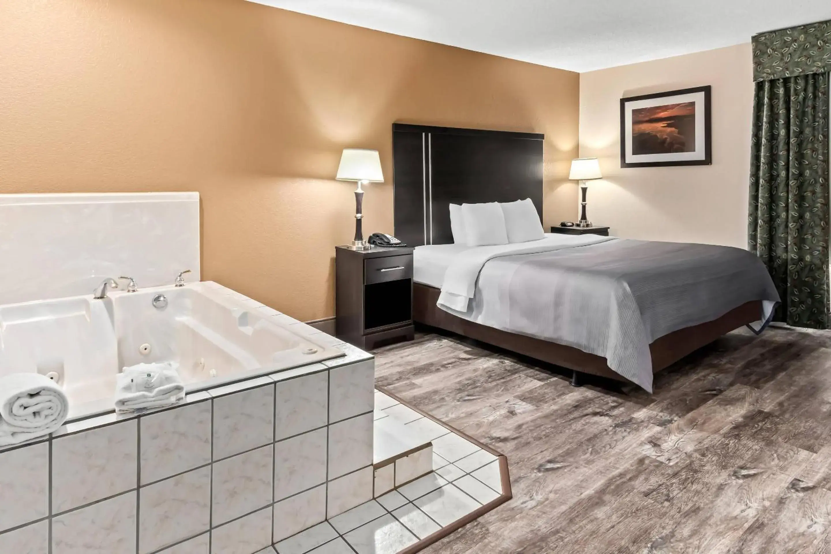 Bedroom, Bed in Quality Inn & Suites - Granbury Bedroom, Bed in Quality Inn & Suites - Granbury