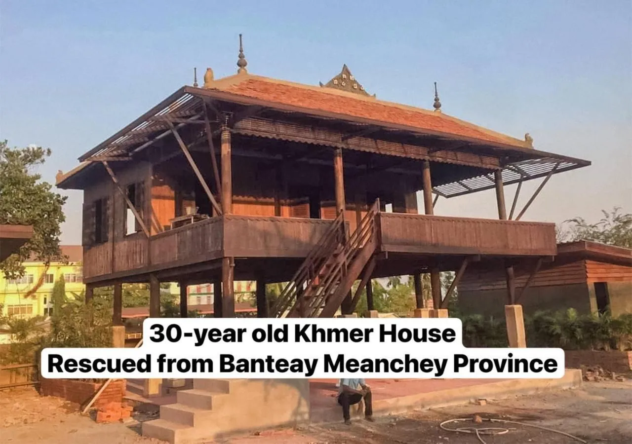 Property building in Dontrei Villa Angkor