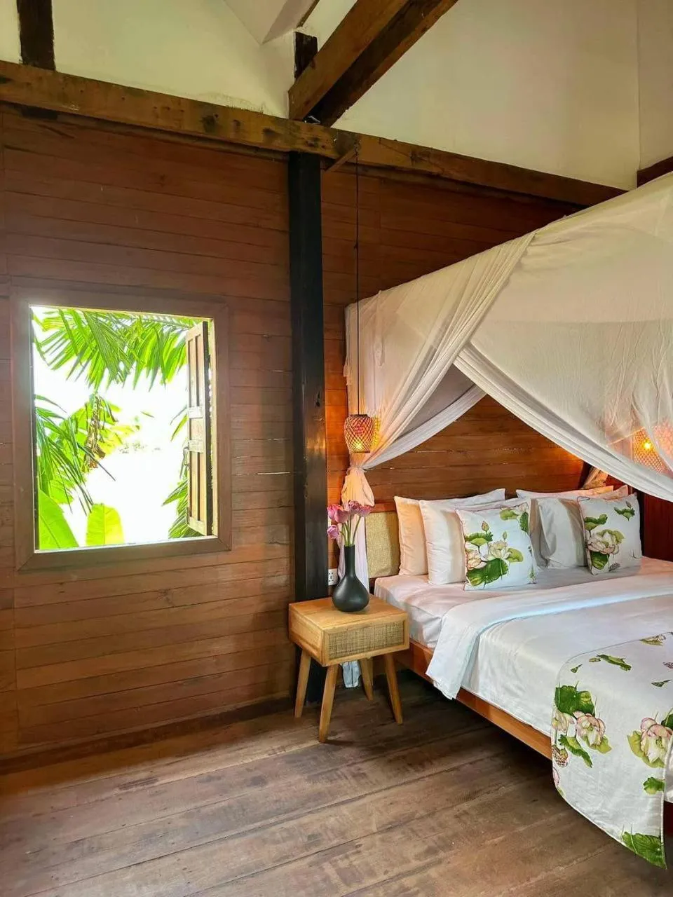 Bedroom, Bed in Dontrei Villa Angkor