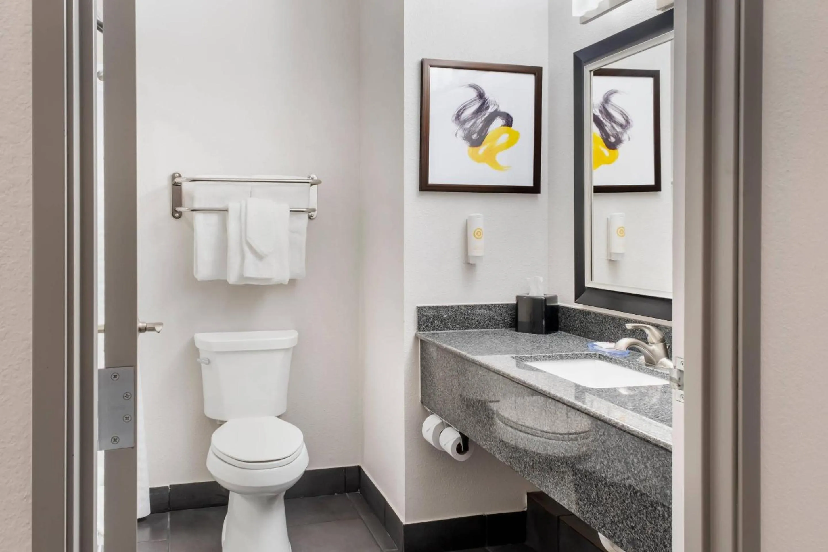 Bedroom in Comfort Inn & Suites El Paso I-10 Airport Area