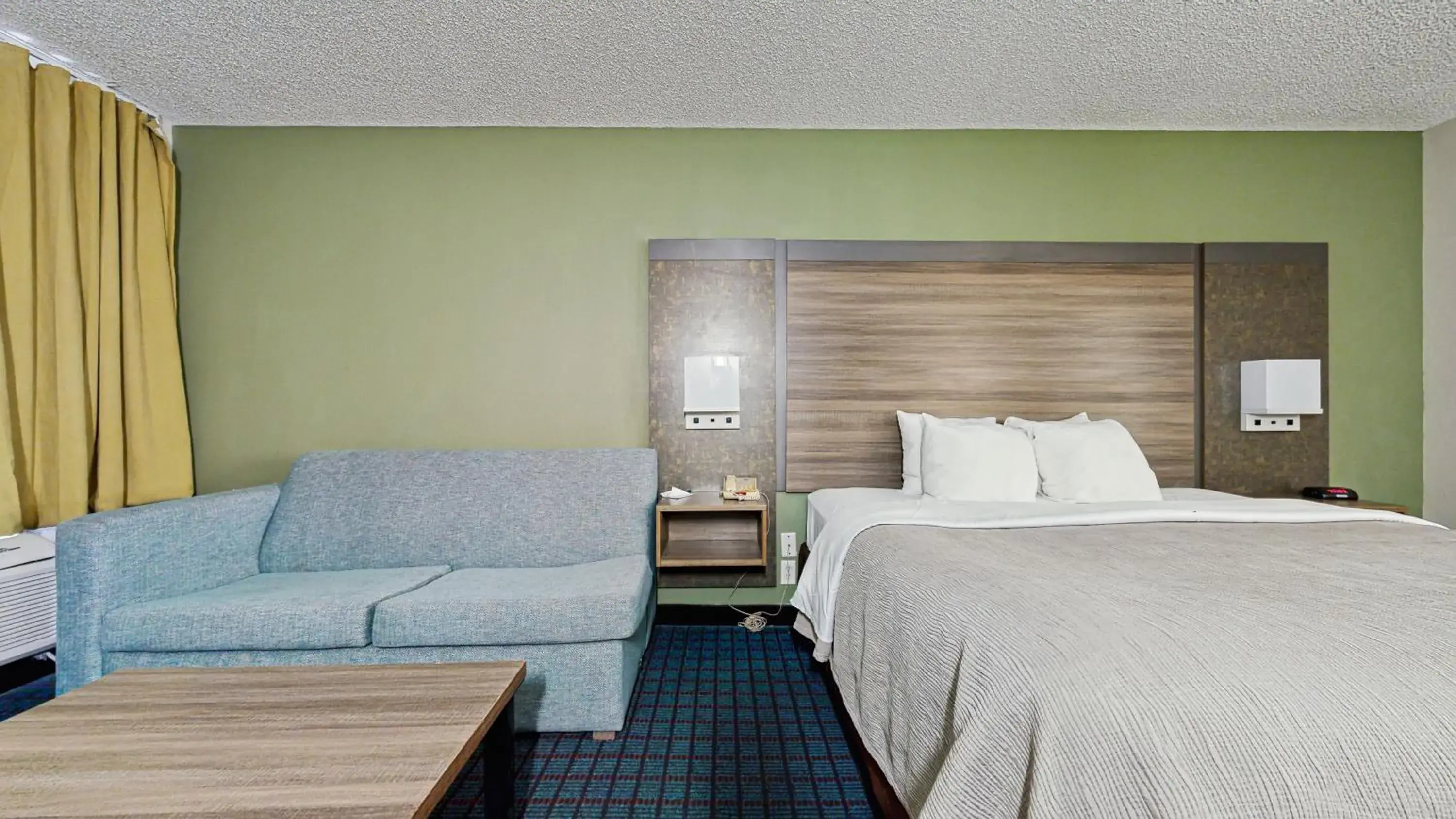 Bed in Quality Inn Van Horn Bed in Quality Inn Van Horn