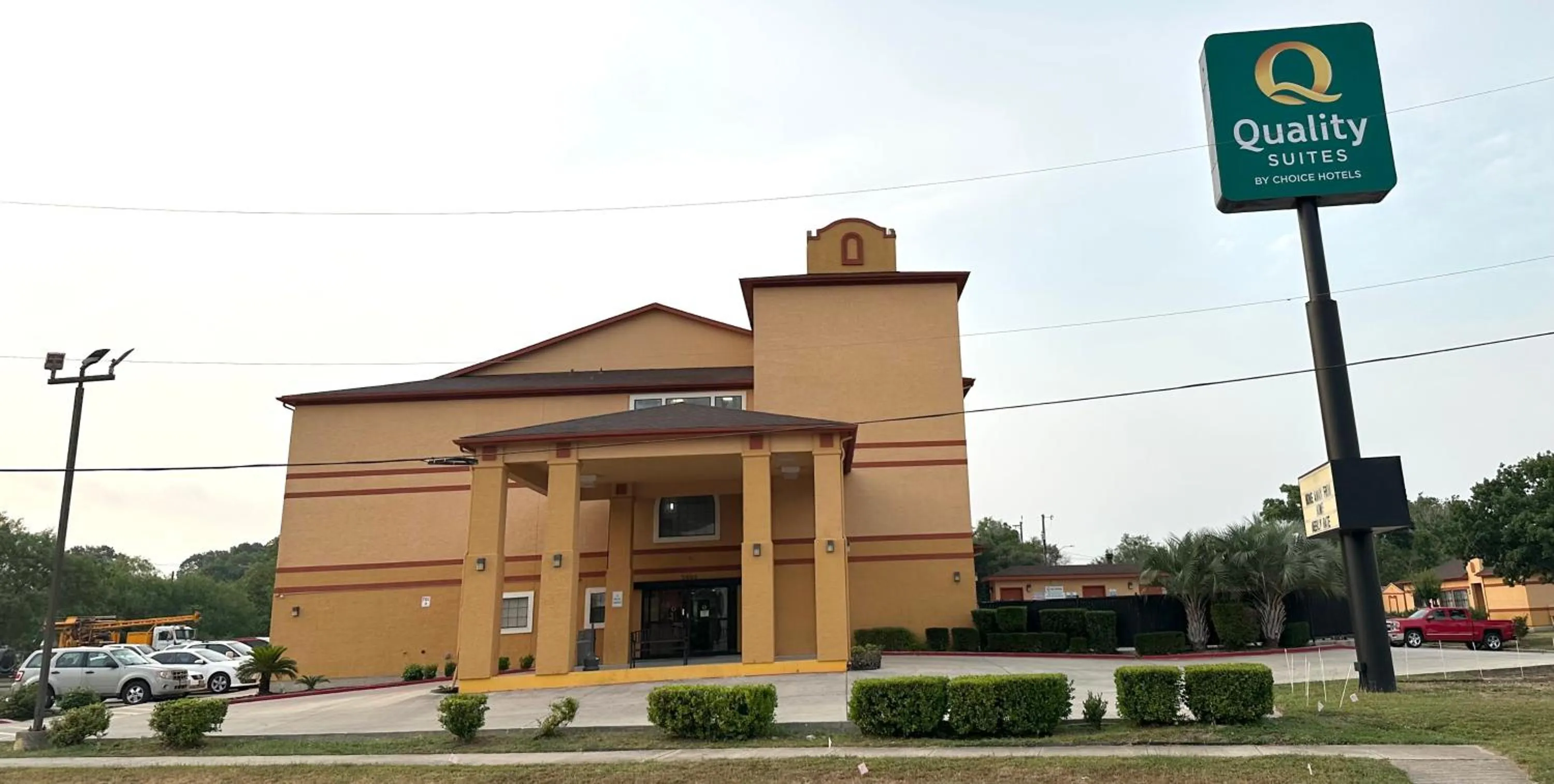 Quality Suites San Antonio Brooks City Base