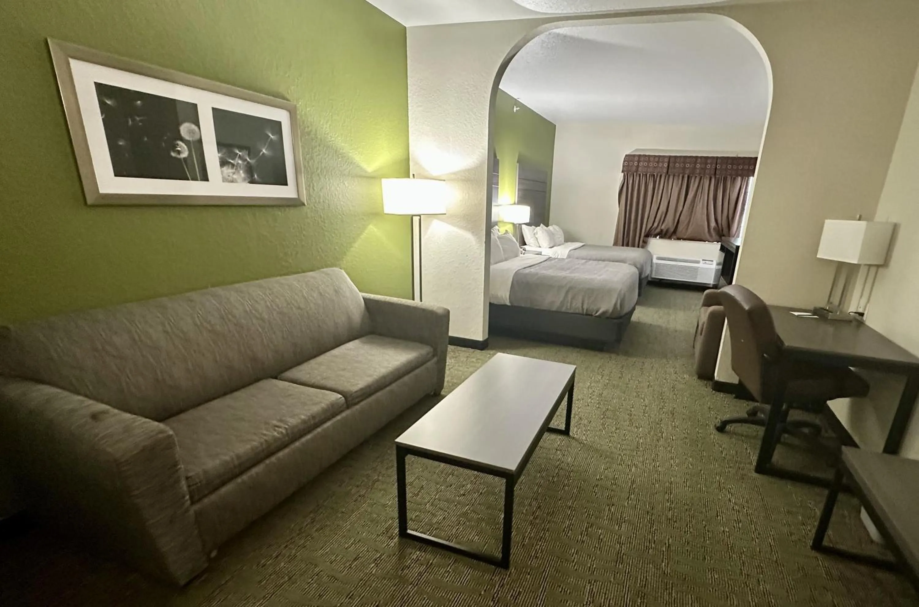 Bed in Quality Suites San Antonio Brooks City Base