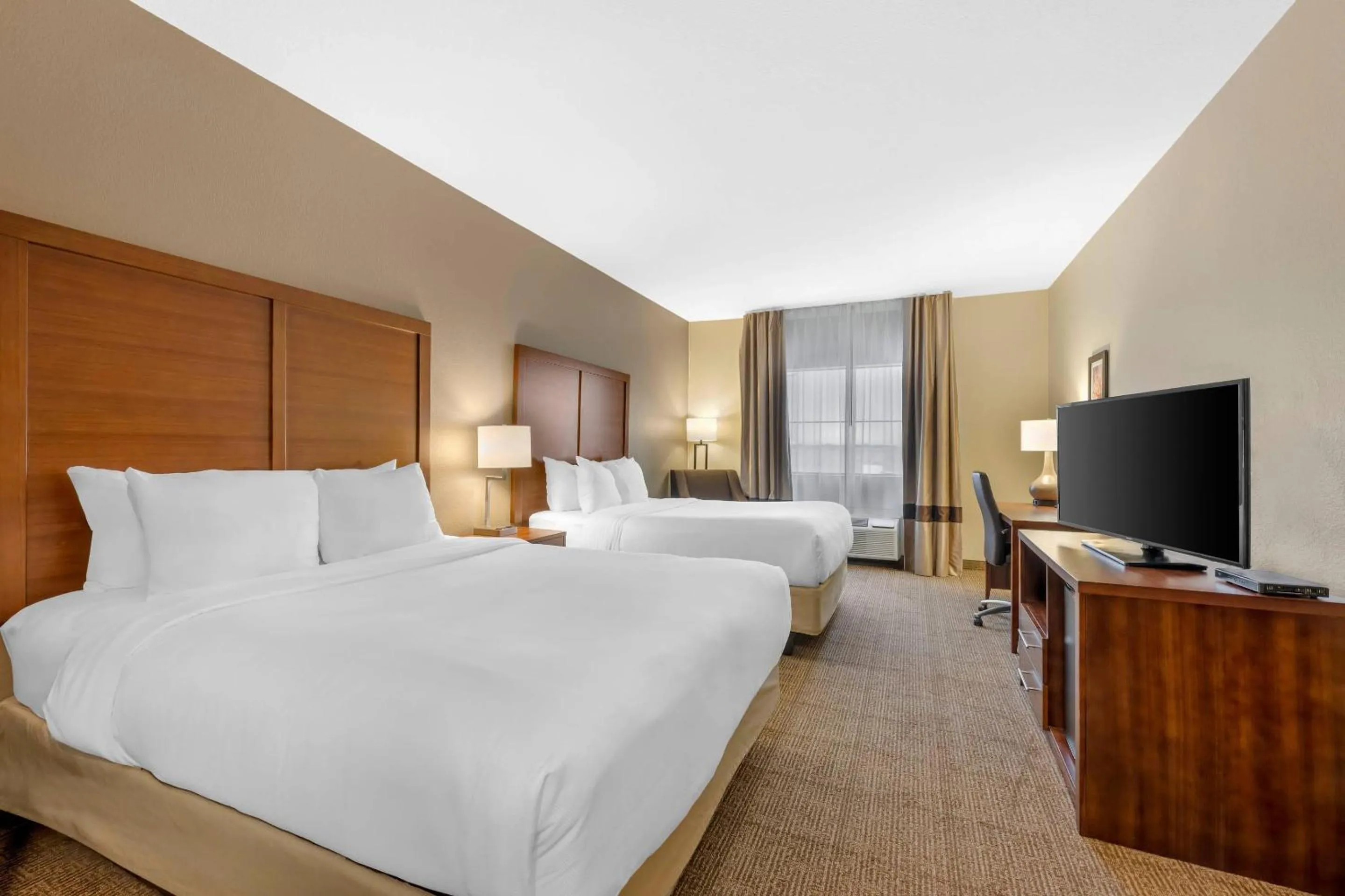 Bedroom, Bed in Comfort Inn I-20 Midland Stanton