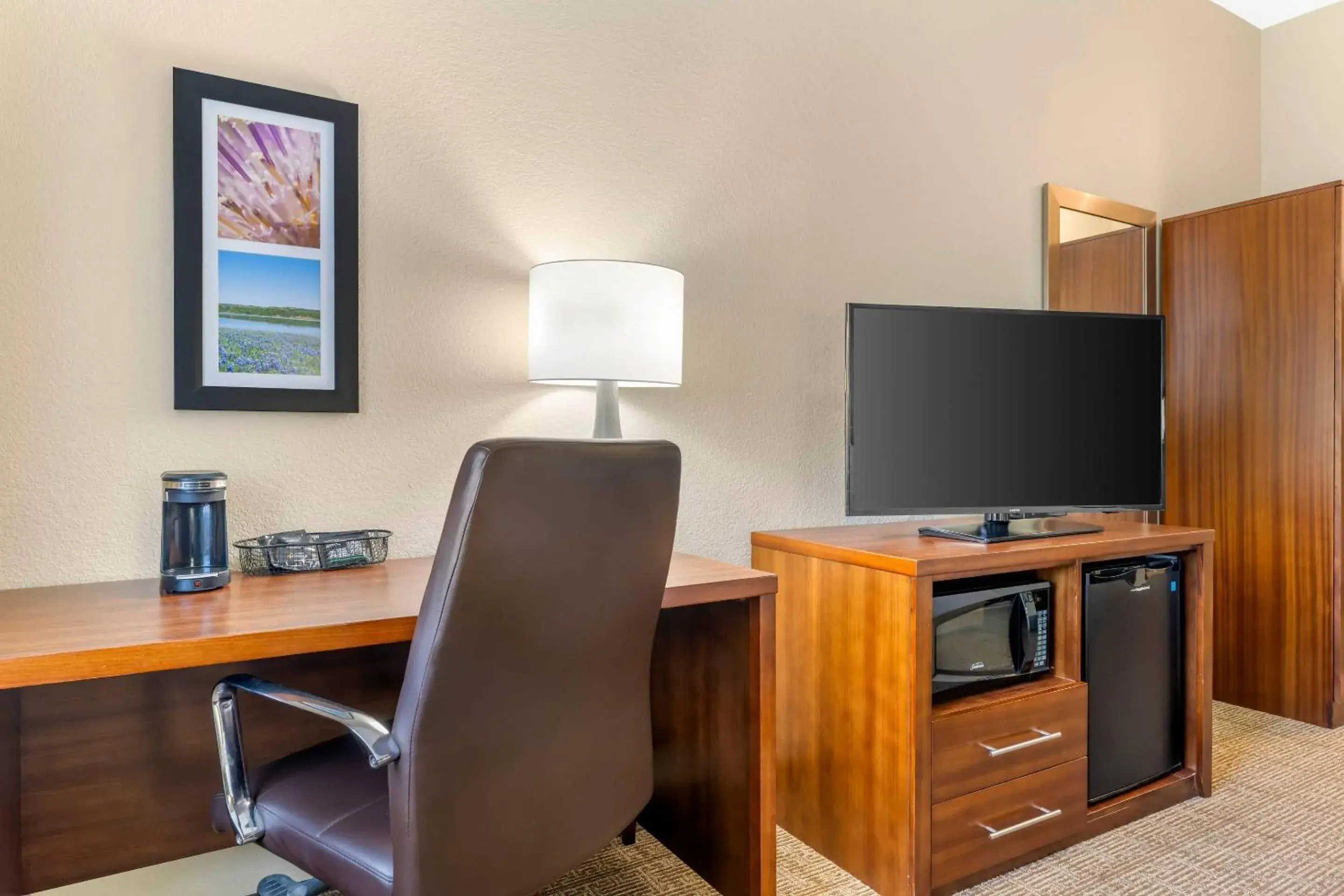 Bedroom in Comfort Inn I-20 Midland Stanton Bedroom in Comfort Inn I-20 Midland Stanton