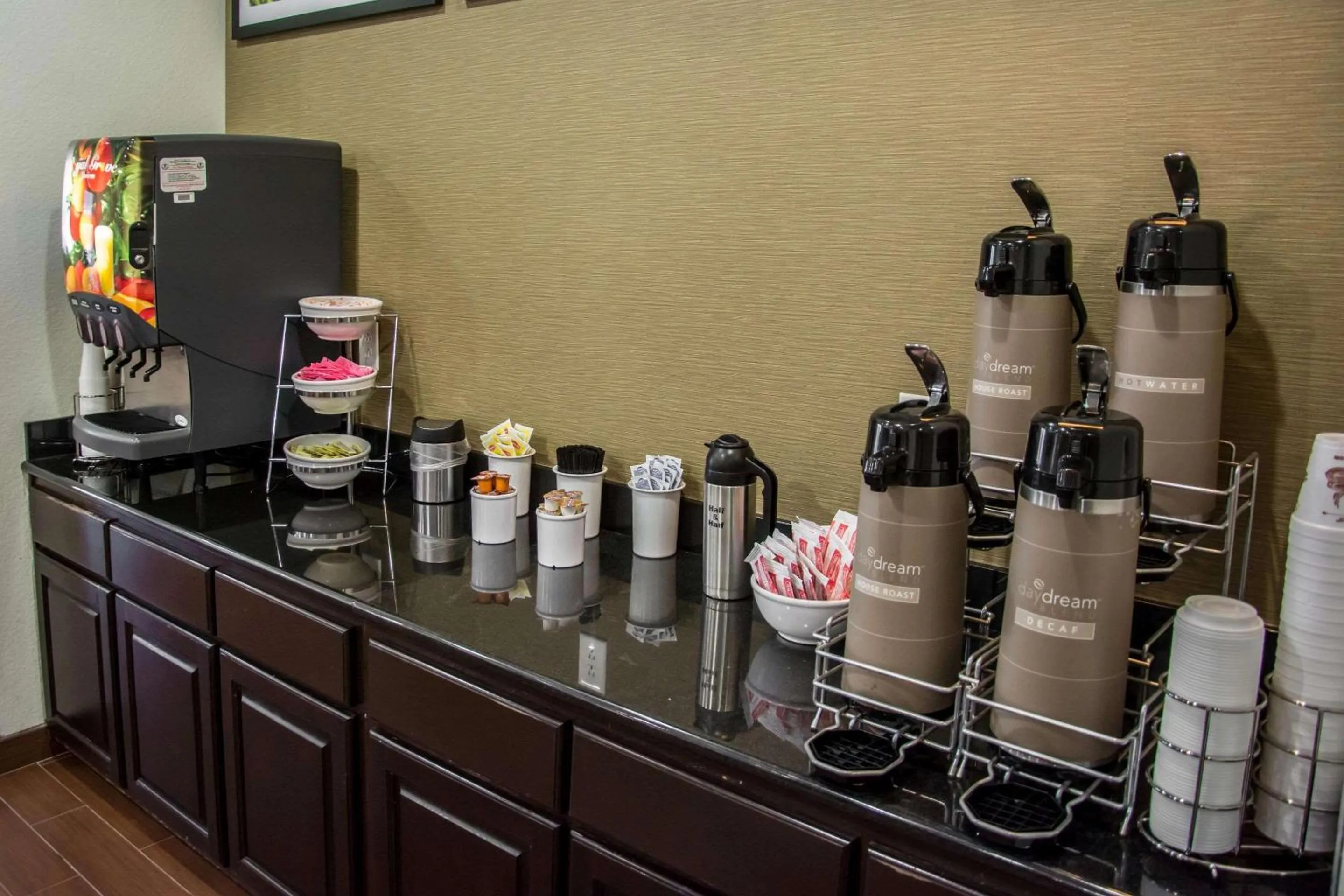 Restaurant/places to eat in Sleep Inn & Suites Center