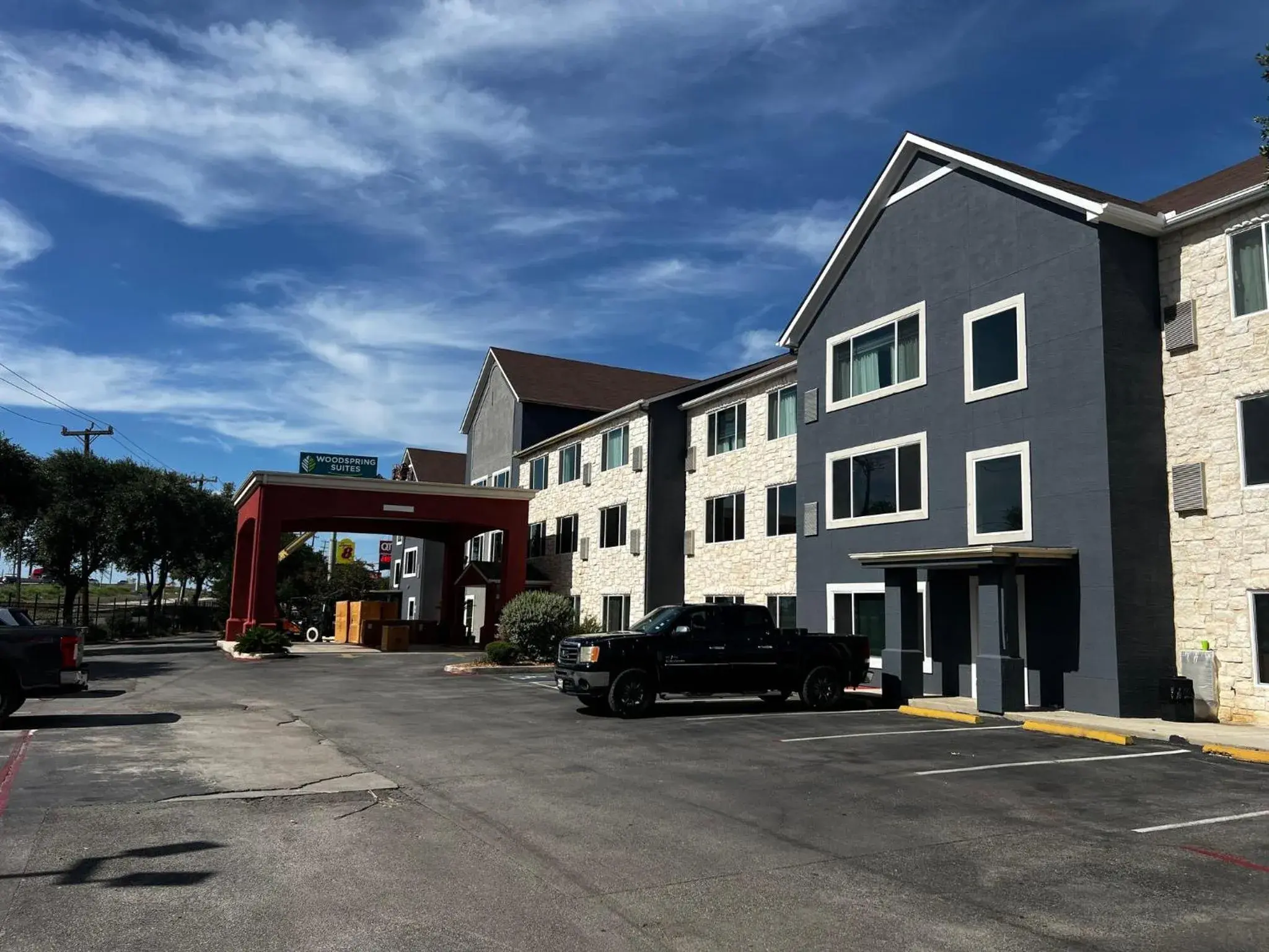 Property building in Pulse Pnt Stes at Fort Sam Hou Property building in Pulse Pnt Stes at Fort Sam Hou