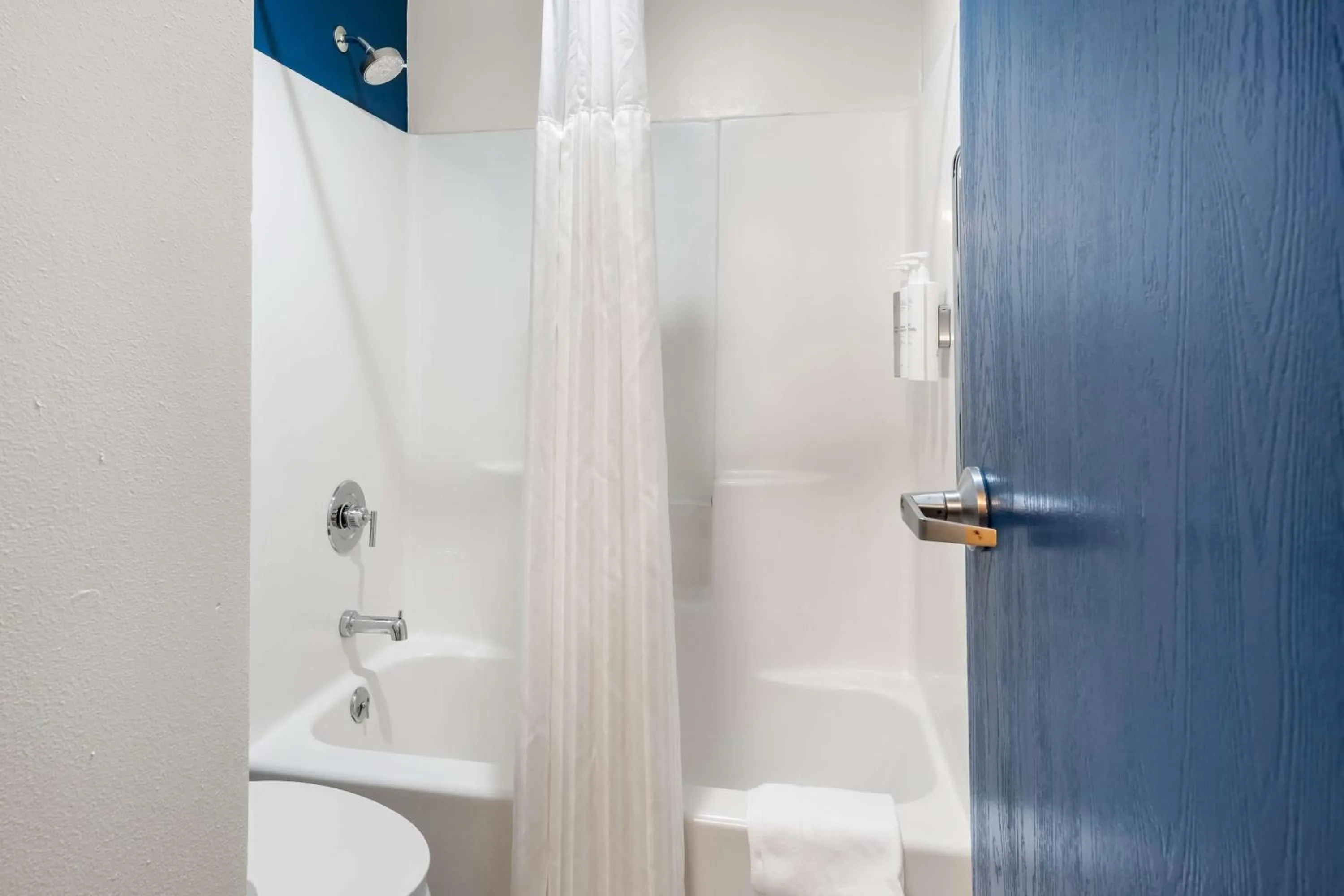 Bathroom in Spark By Hilton Grapevine DFW North