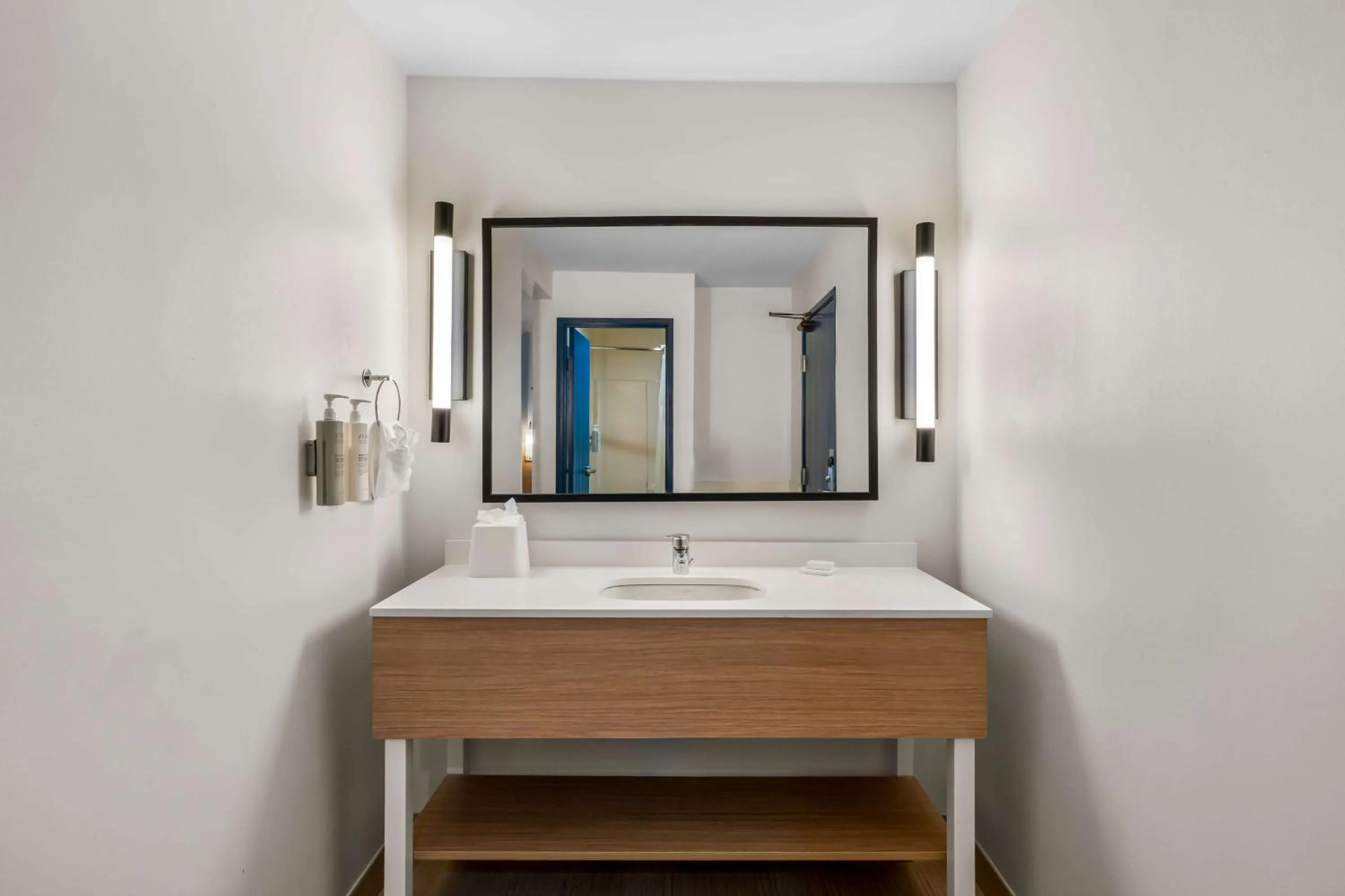 Bathroom in Spark By Hilton Grapevine DFW North