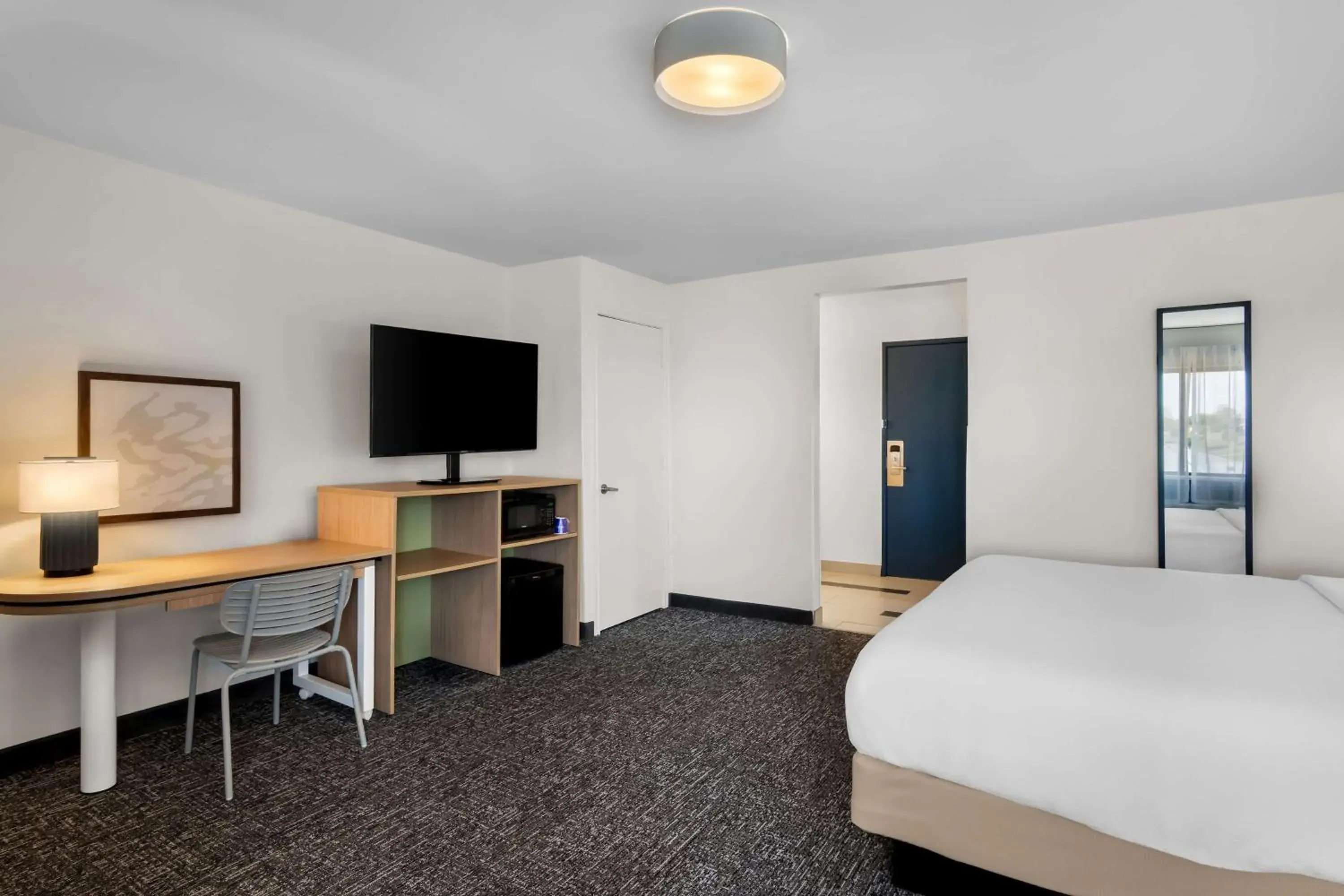 Bedroom, Bed in Spark By Hilton Grapevine DFW North Bedroom, Bed in Spark By Hilton Grapevine DFW North