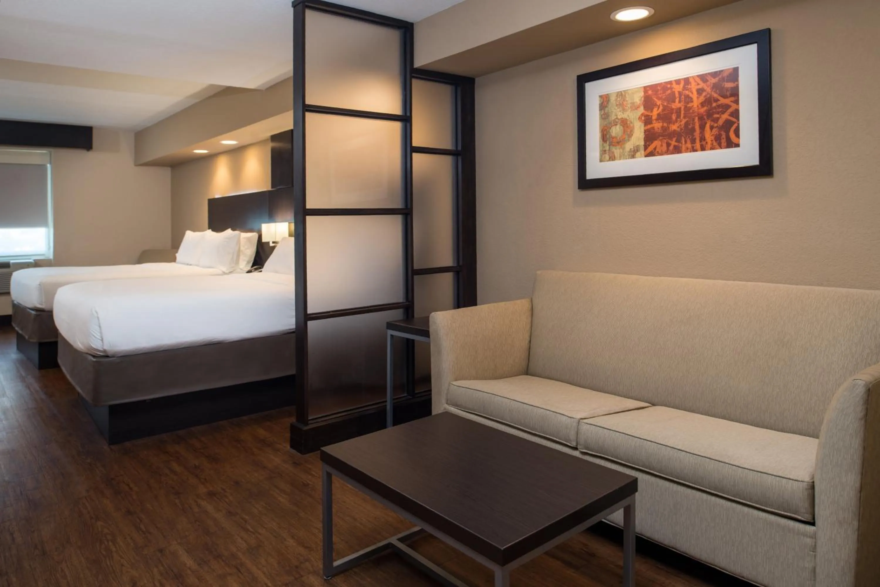 Photo of the whole room, Bed in Holiday Inn Express & Suites San Antonio Medical - Six Flags by IHG