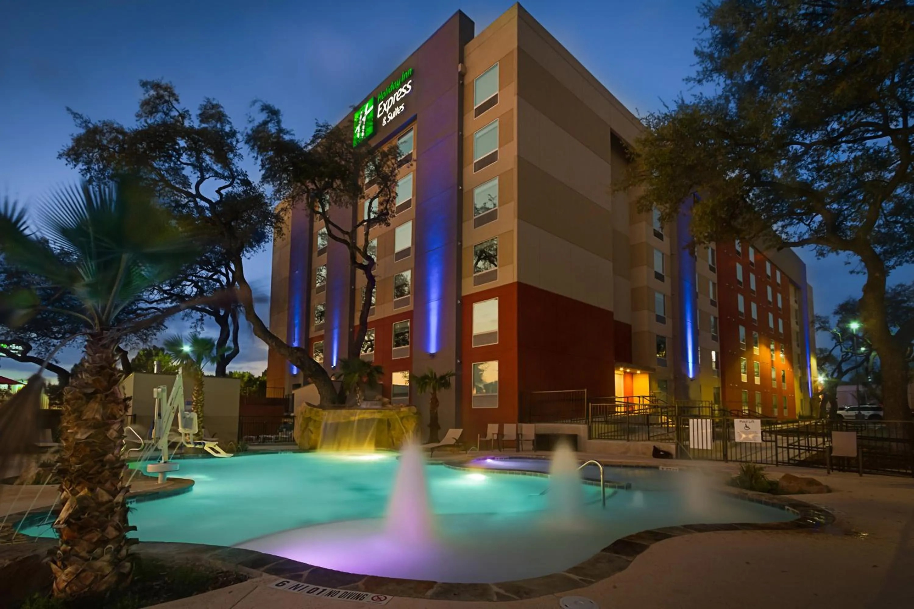 Property building in Holiday Inn Express & Suites San Antonio Medical - Six Flags by IHG