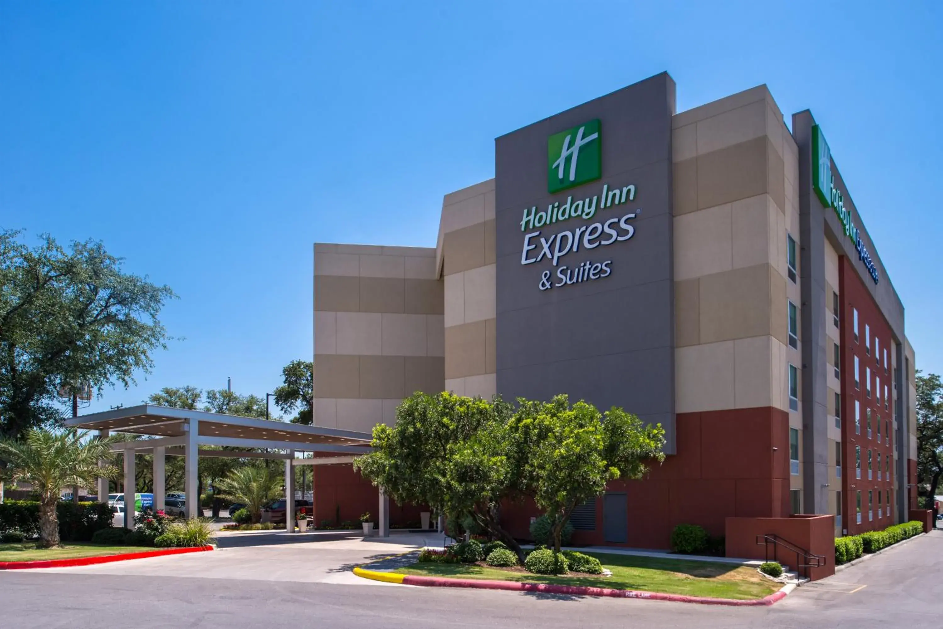 Property building in Holiday Inn Express & Suites San Antonio Medical - Six Flags by IHG Property building in Holiday Inn Express & Suites San Antonio Medical - Six Flags by IHG