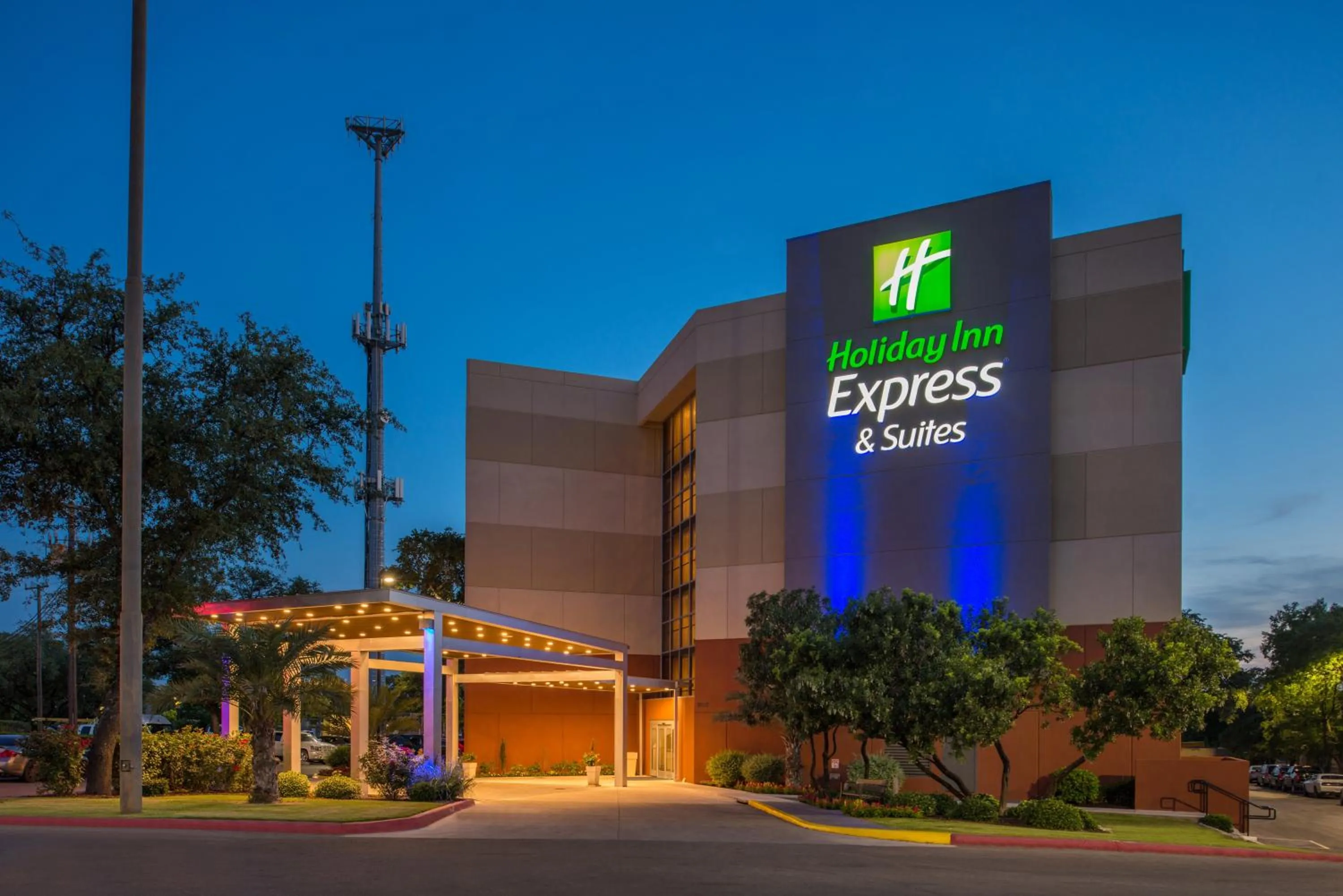 Property building in Holiday Inn Express & Suites San Antonio Medical - Six Flags by IHG