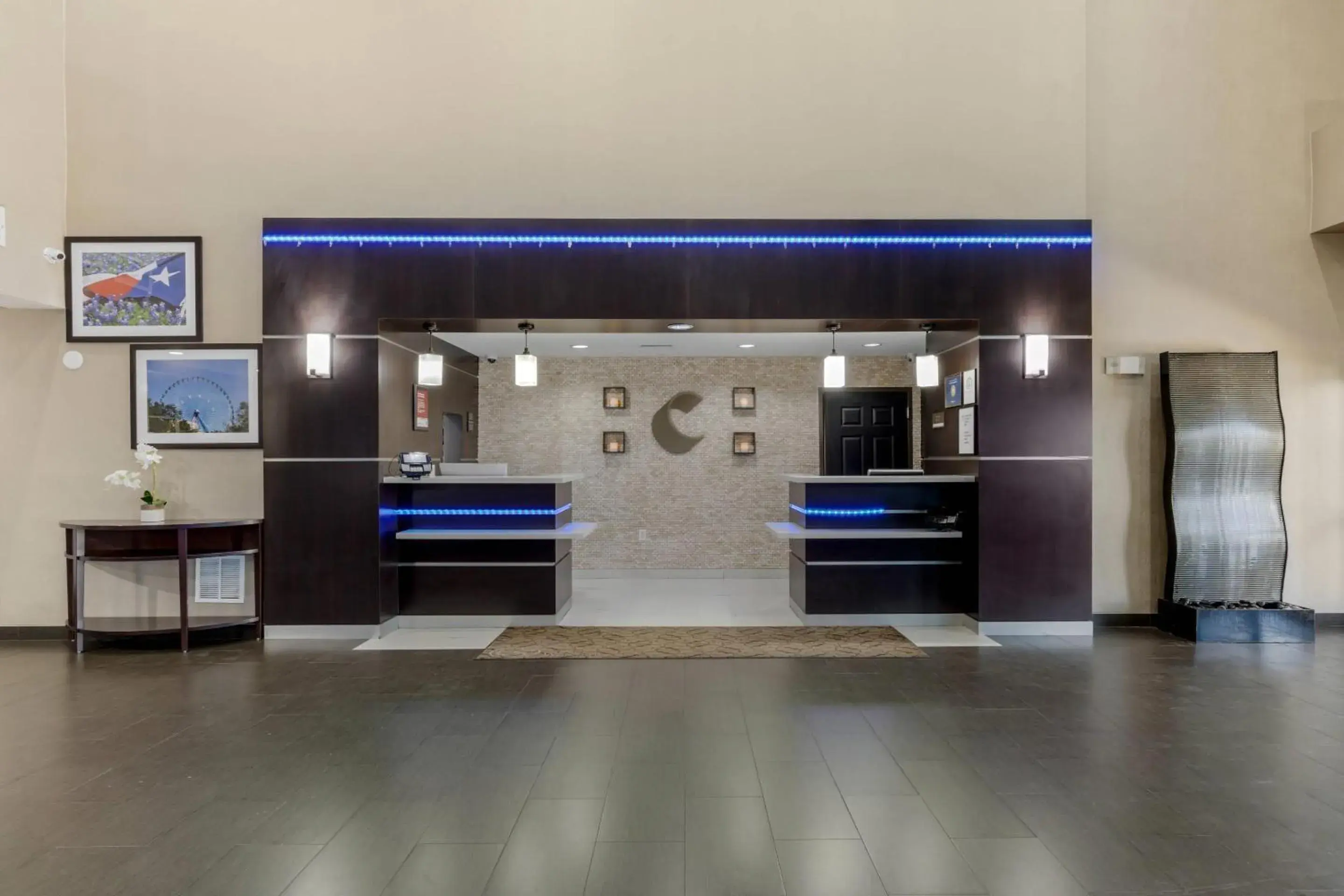 Lobby or reception in Comfort Suites Waco North - Near University Area Lobby or reception in Comfort Suites Waco North - Near University Area