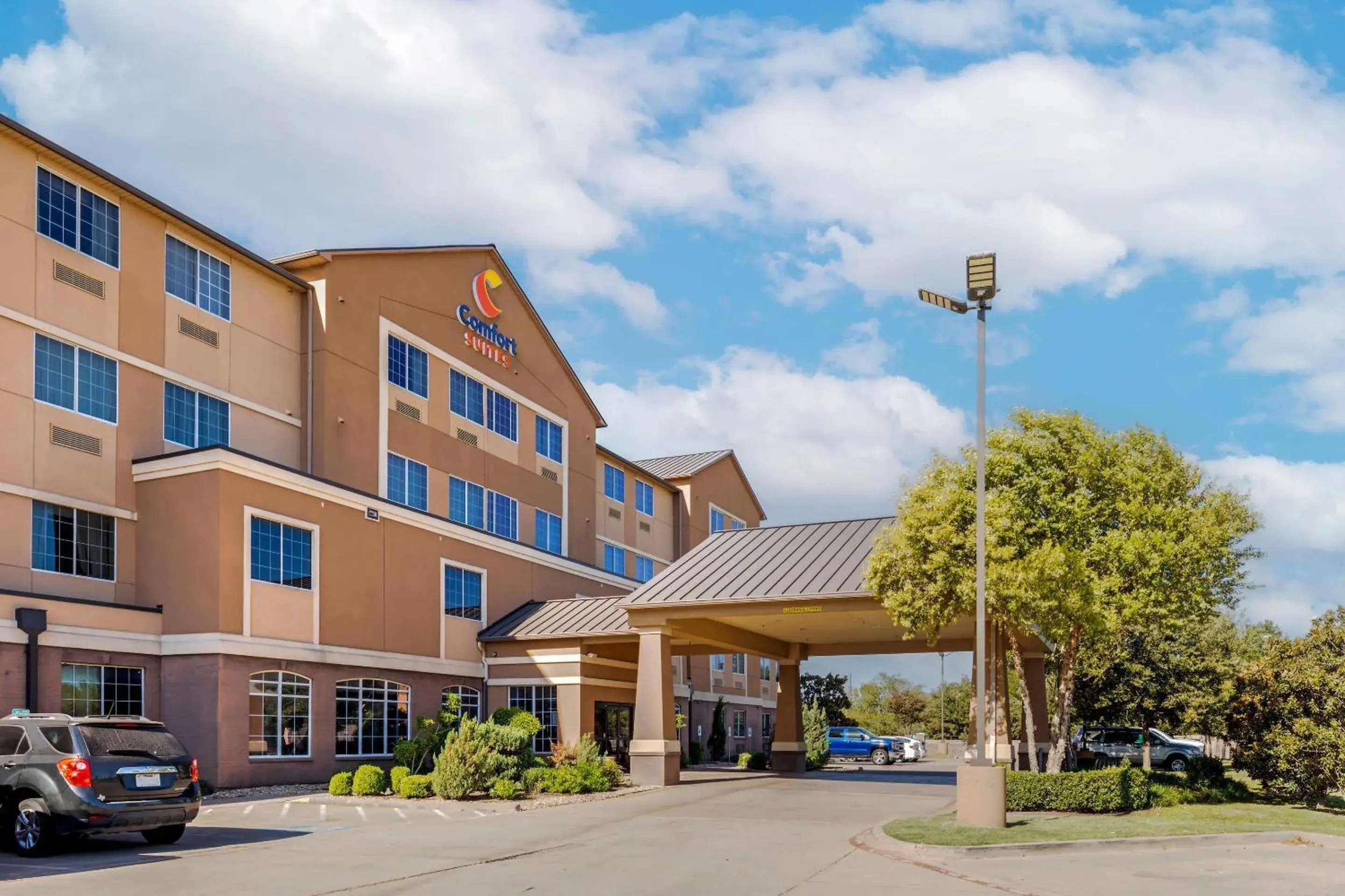 Property building in Comfort Suites Waco North - Near University Area Property building in Comfort Suites Waco North - Near University Area