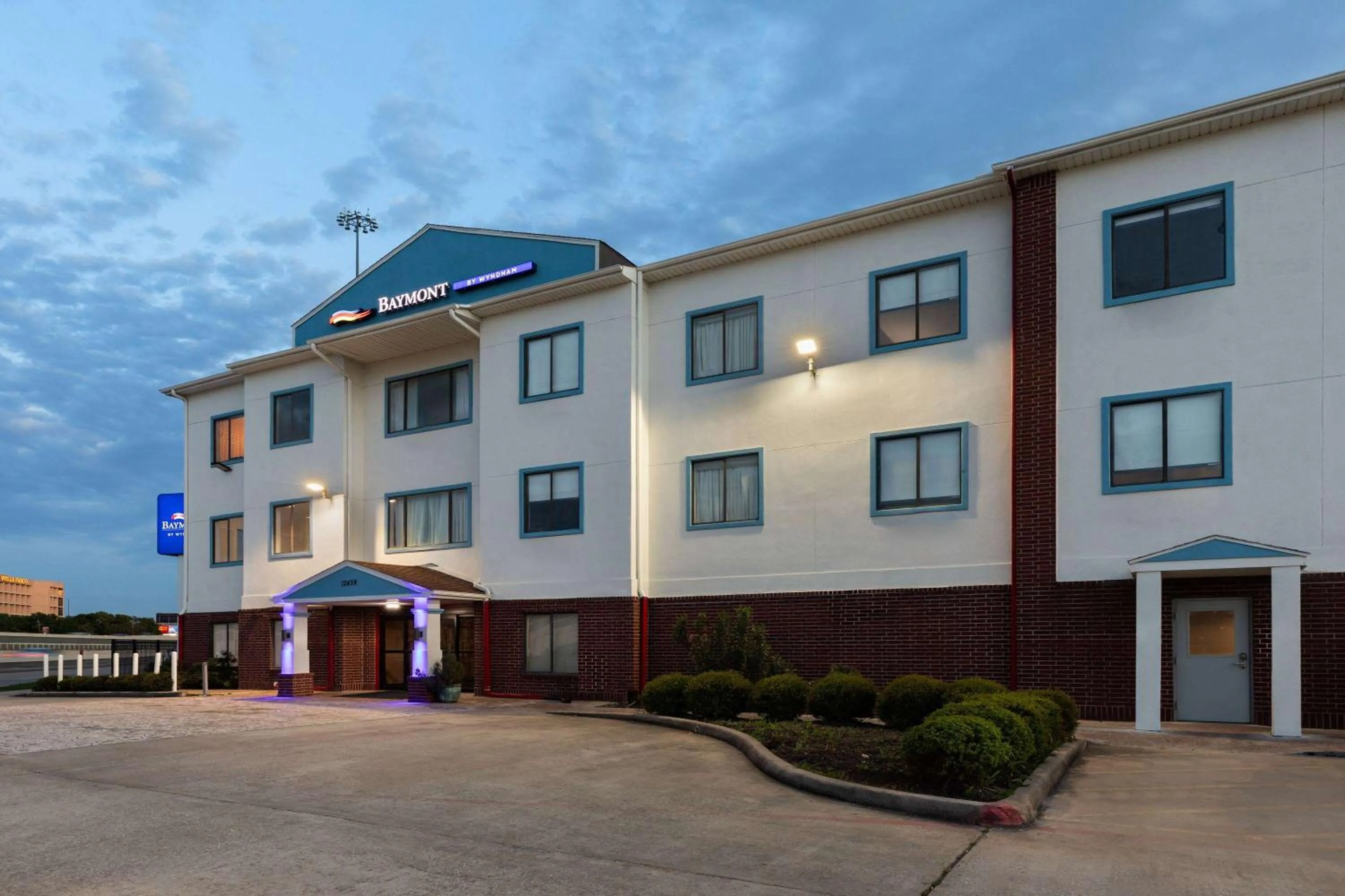 Property building in Baymont by Wyndham Houston Brookhollow