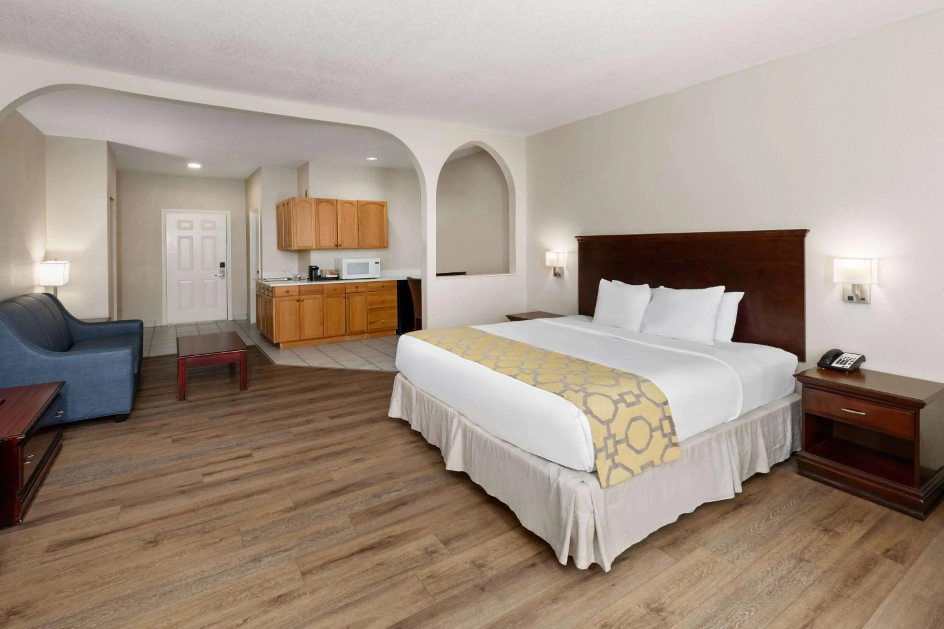 Bed in Baymont by Wyndham Houston Brookhollow