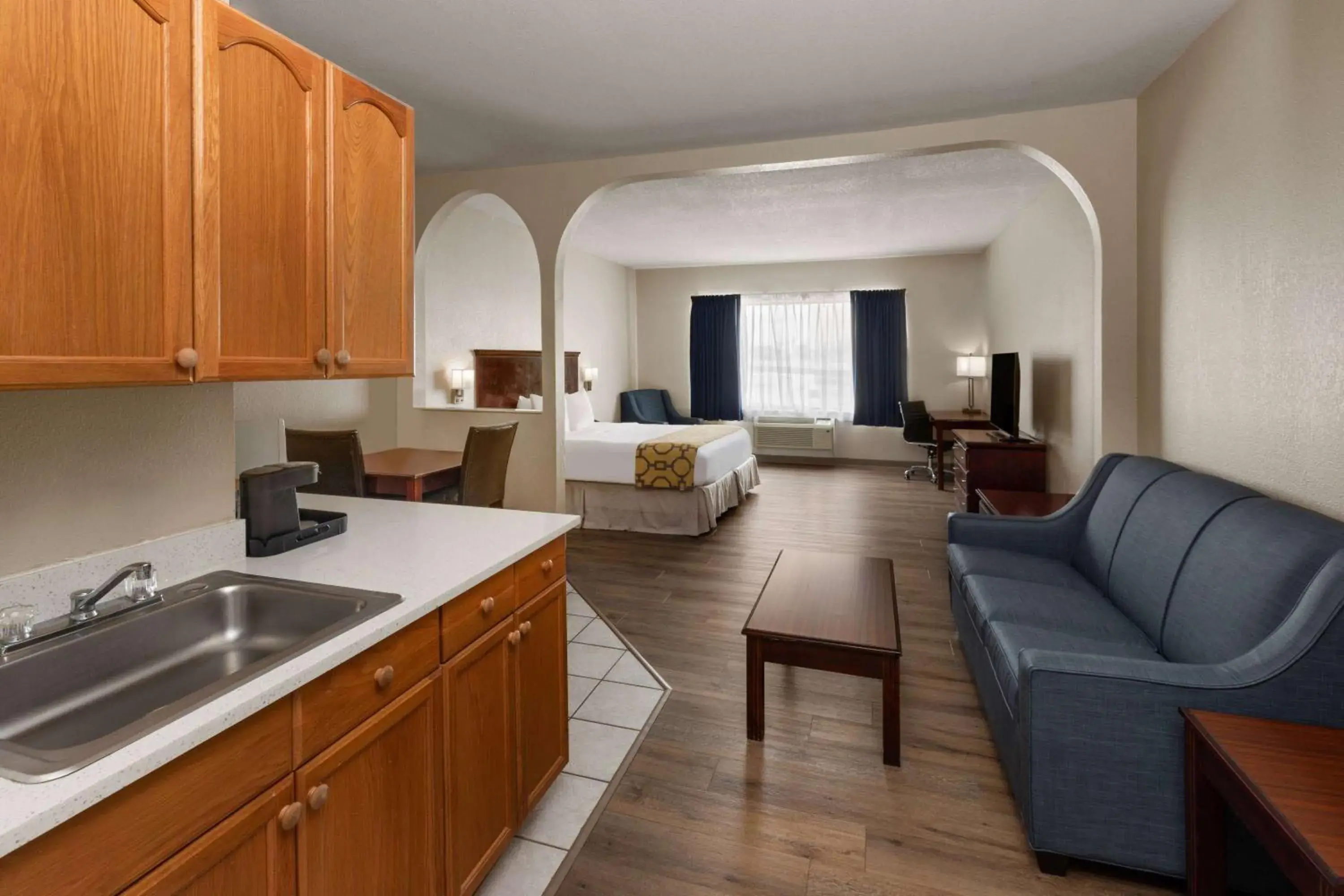 Bed in Baymont by Wyndham Houston Brookhollow Bed in Baymont by Wyndham Houston Brookhollow