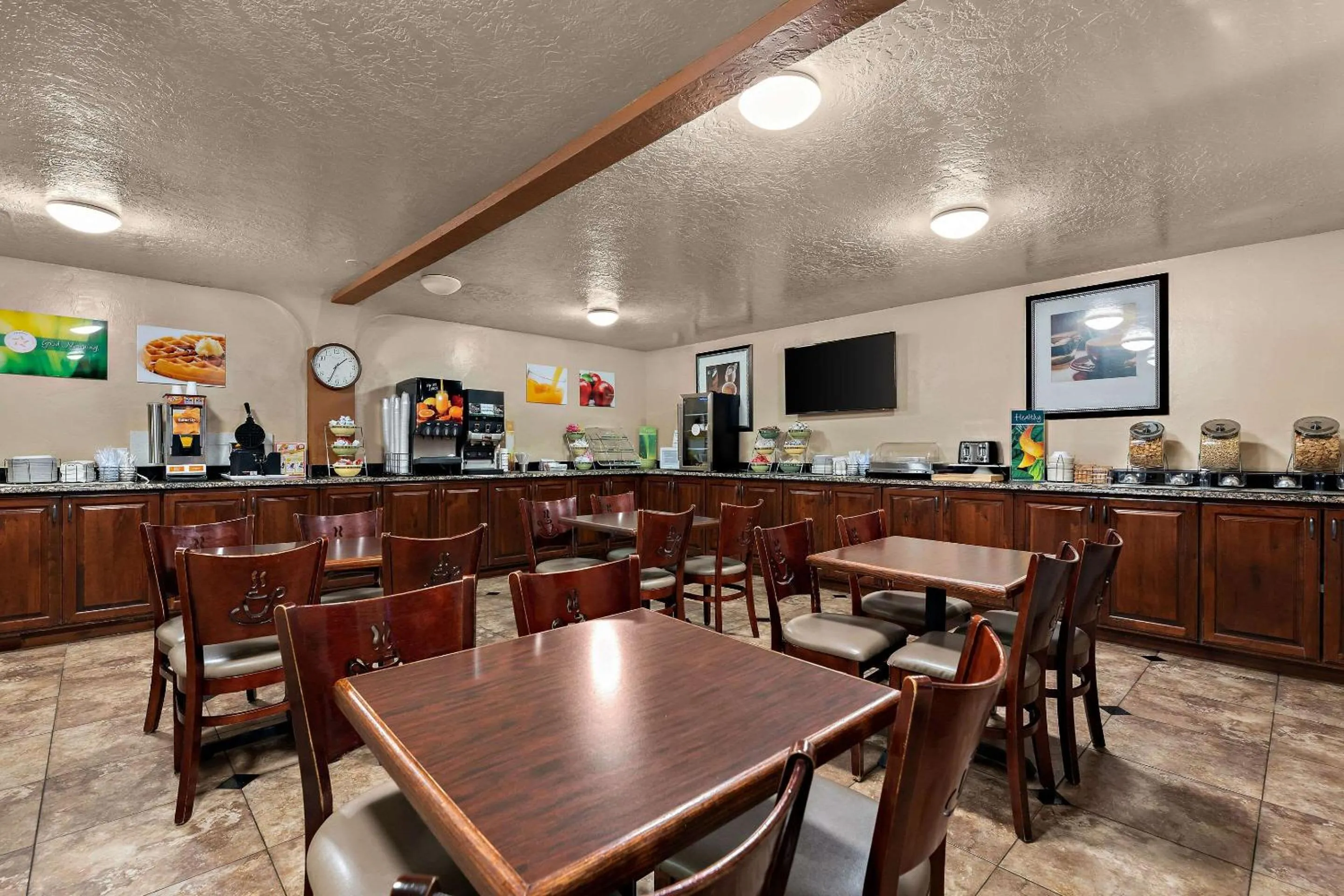 Breakfast in Quality Inn Saint George South Bluff