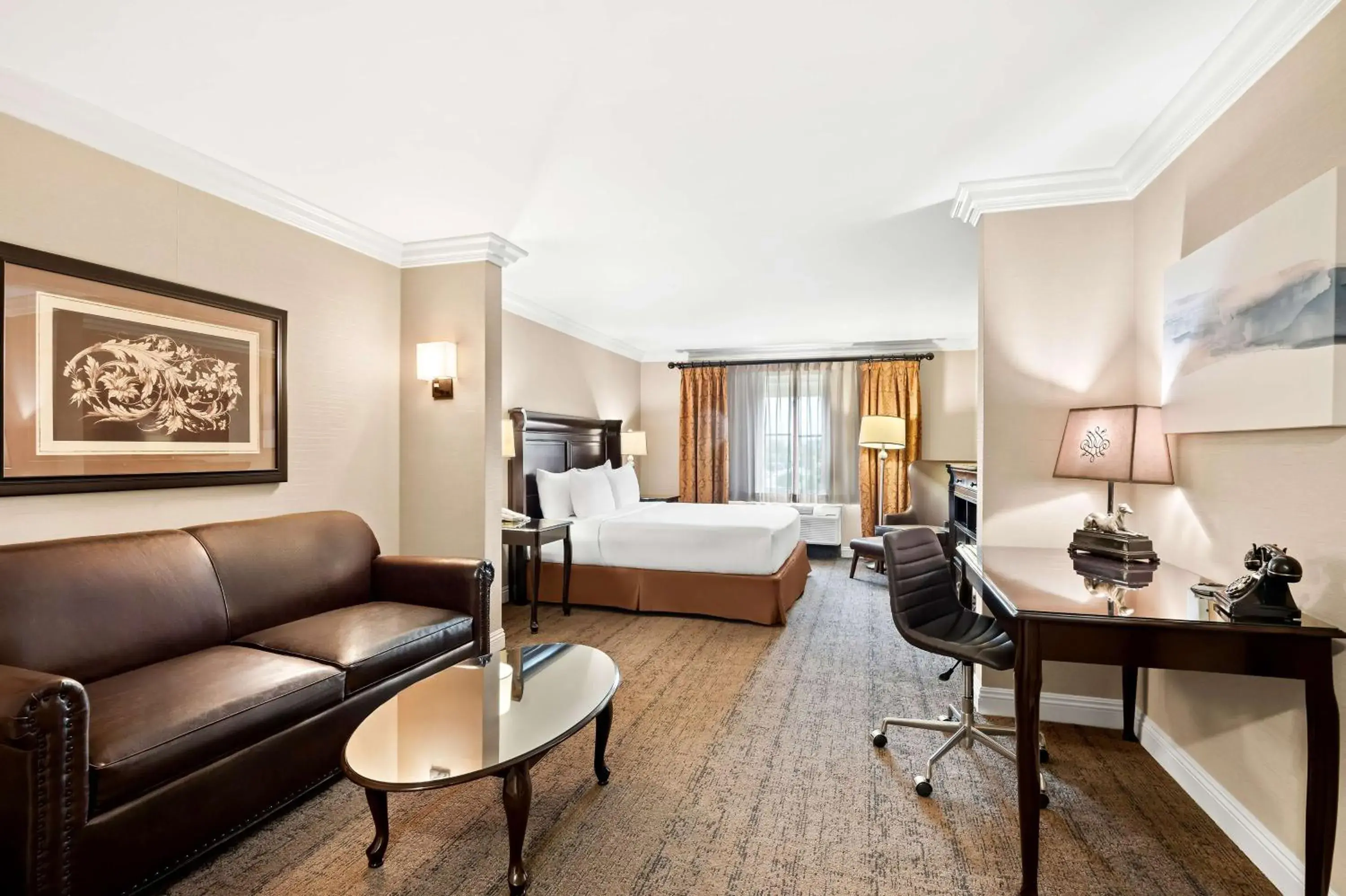 Photo of the whole room, Bed in Best Western Ontario Mills Mall Photo of the whole room, Bed in Best Western Ontario Mills Mall