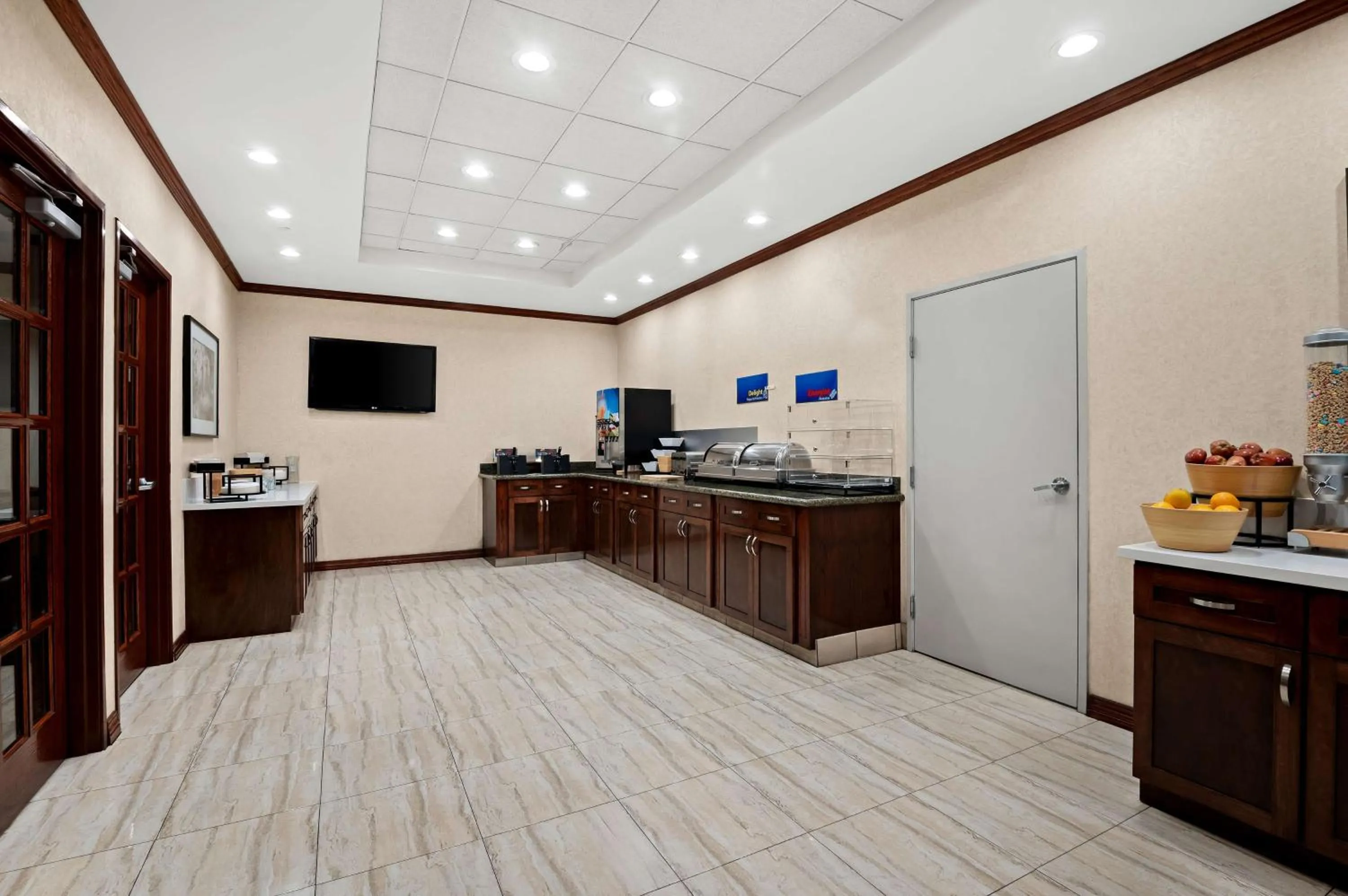 Breakfast in Best Western Ontario Mills Mall