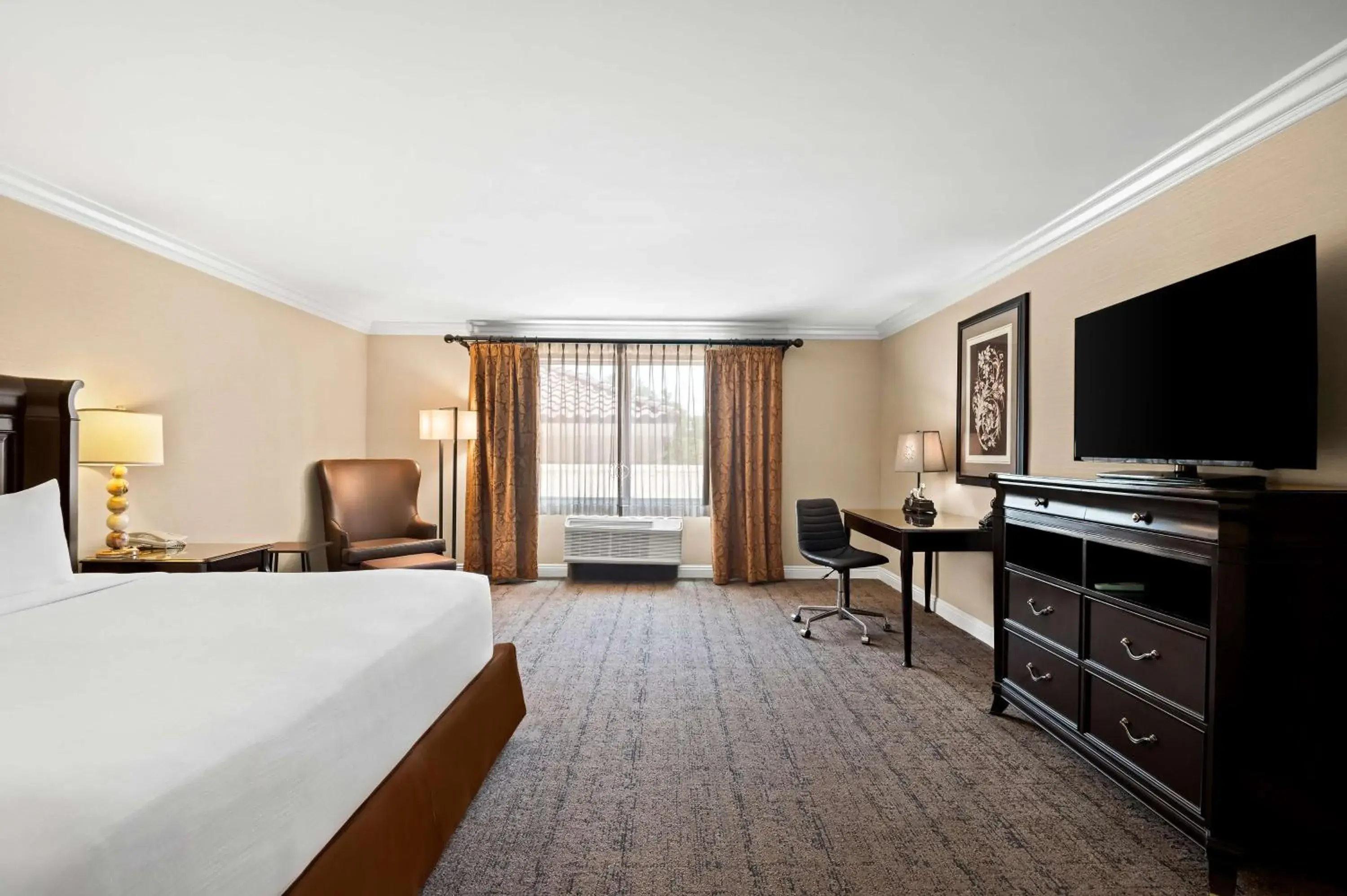 King Room with Roll-In Shower - Disability Access/Non-Smoking in Best Western Ontario Mills Mall King Room with Roll-In Shower - Disability Access/Non-Smoking in Best Western Ontario Mills Mall