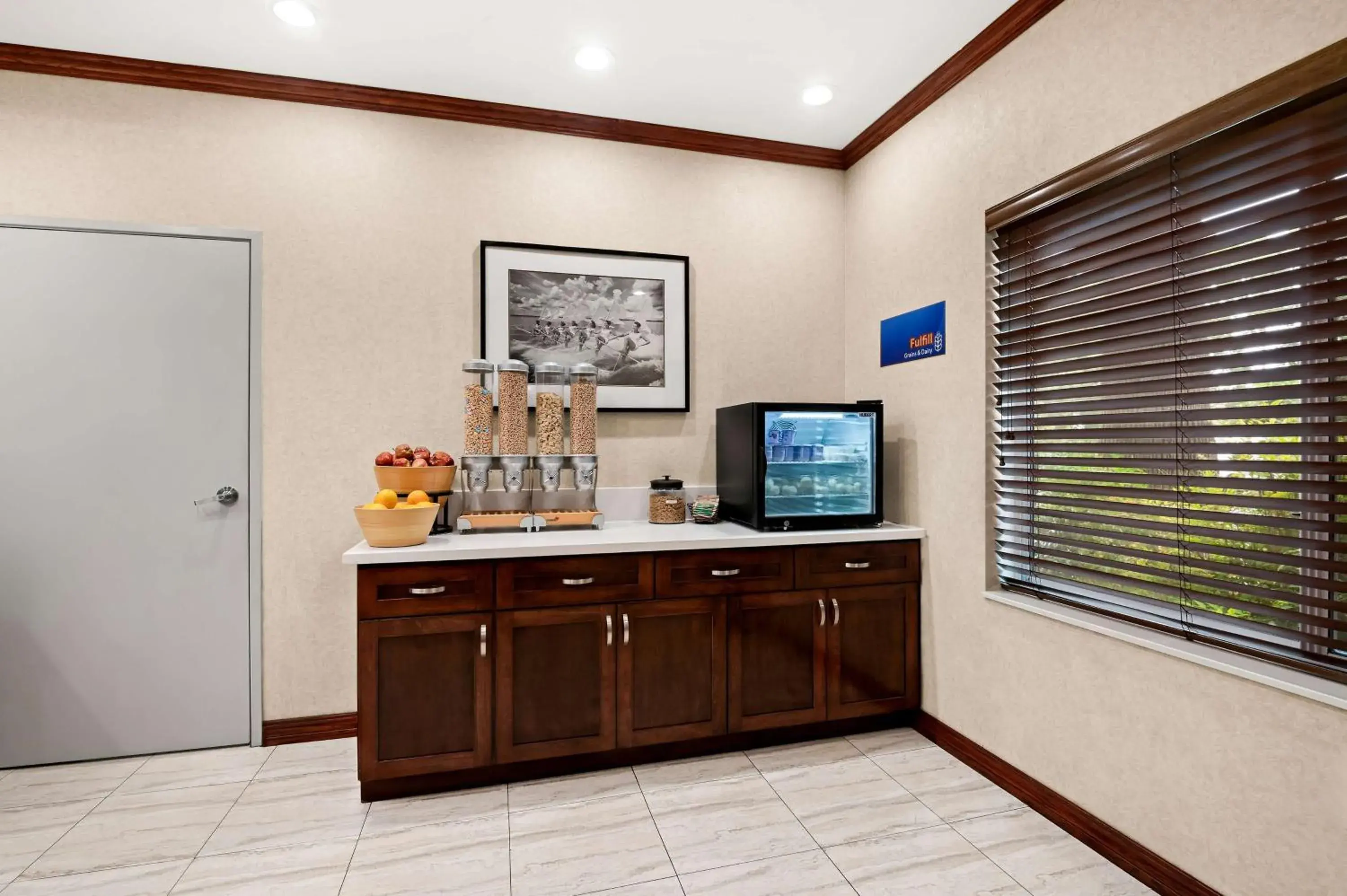 Breakfast in Best Western Ontario Mills Mall Breakfast in Best Western Ontario Mills Mall