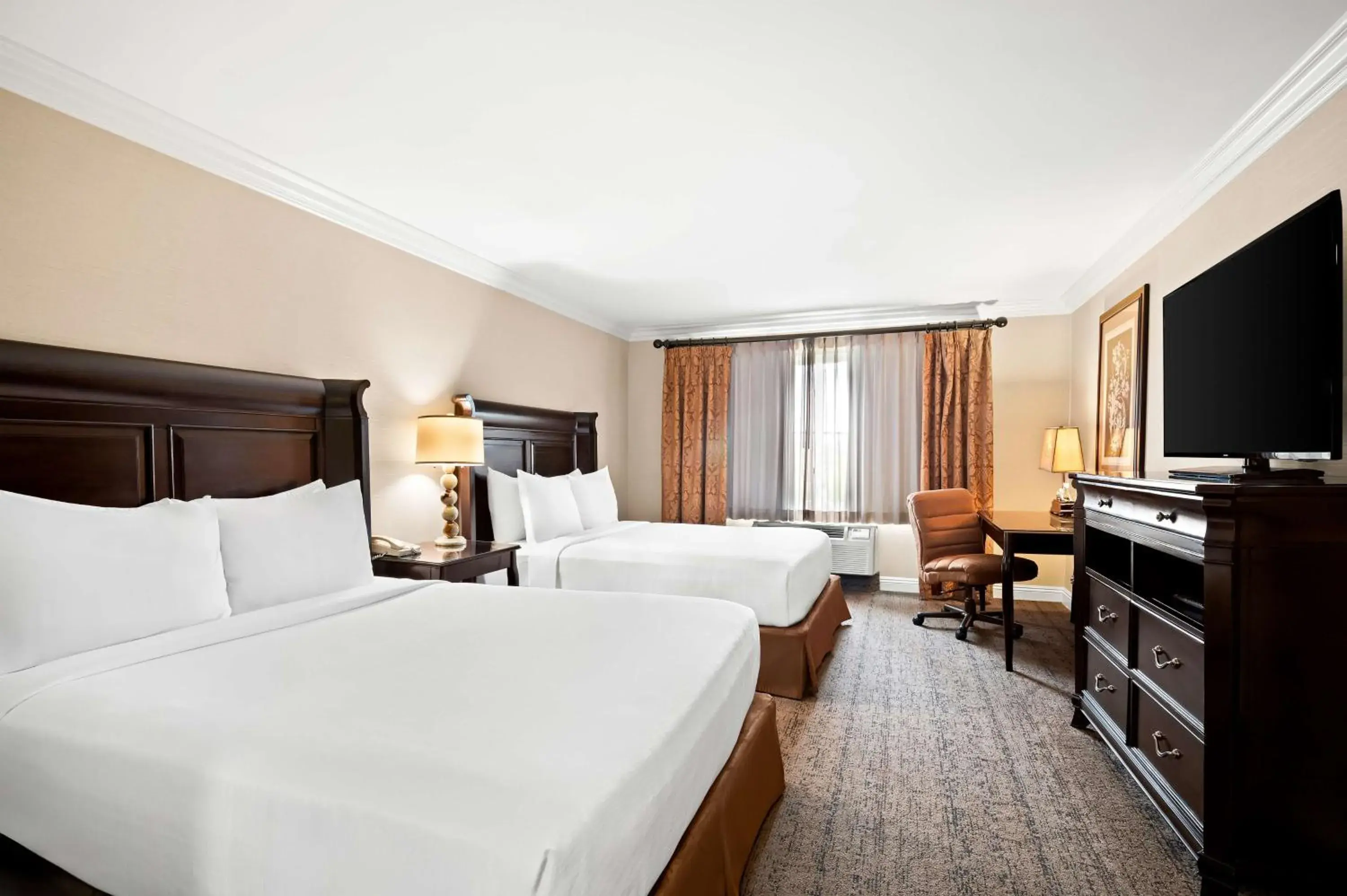 Queen Rooms with Two Queen Beds - Non-Smoking in Best Western Ontario Mills Mall Queen Rooms with Two Queen Beds - Non-Smoking in Best Western Ontario Mills Mall