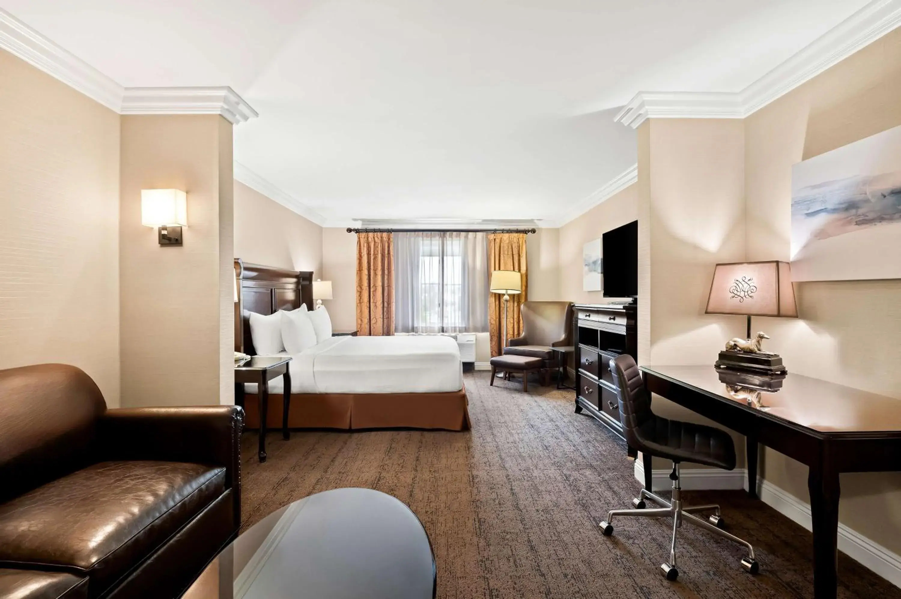 Photo of the whole room, Bed in Best Western Ontario Mills Mall Photo of the whole room, Bed in Best Western Ontario Mills Mall