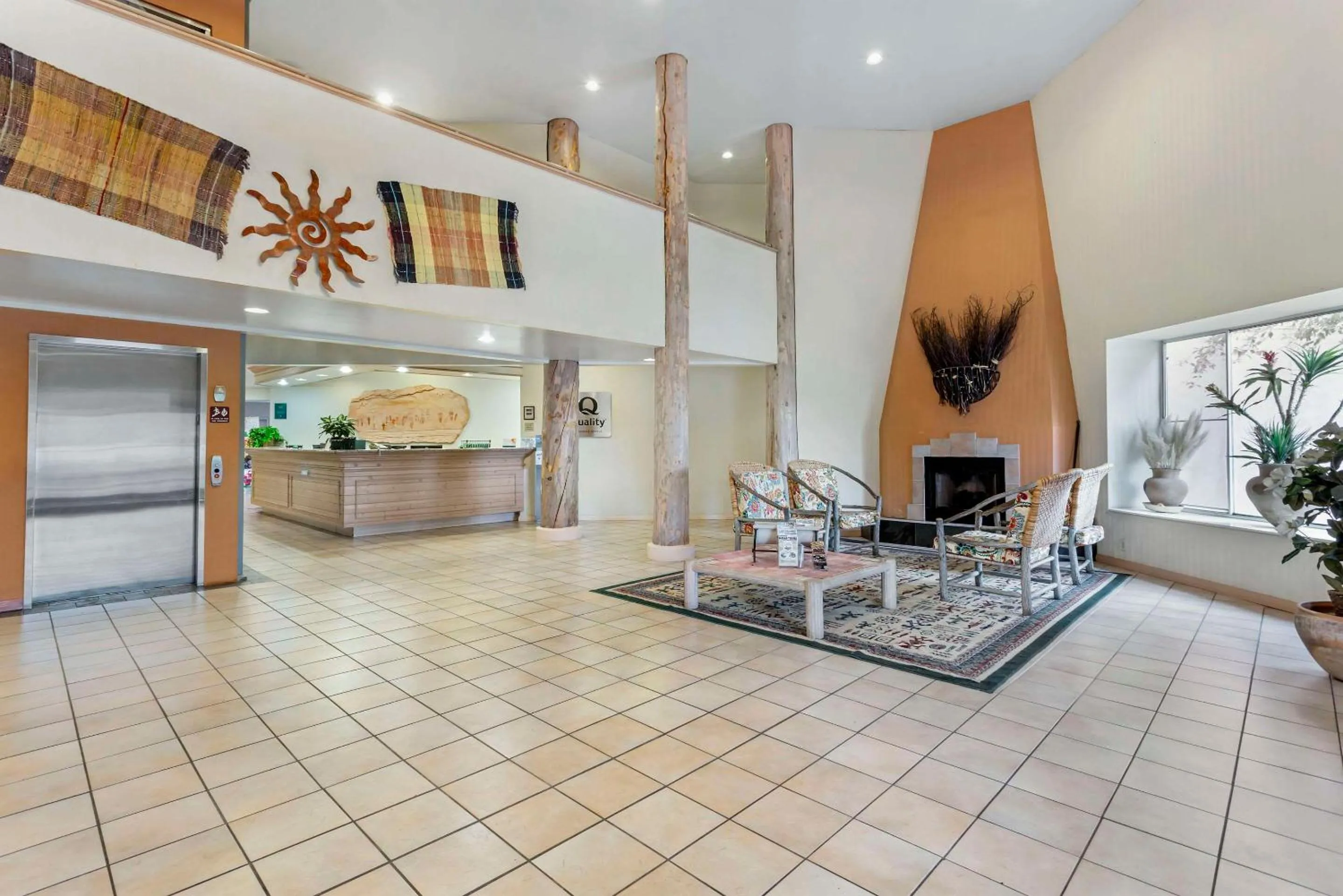 Lobby or reception in Quality Suites Moab near Arches National Park