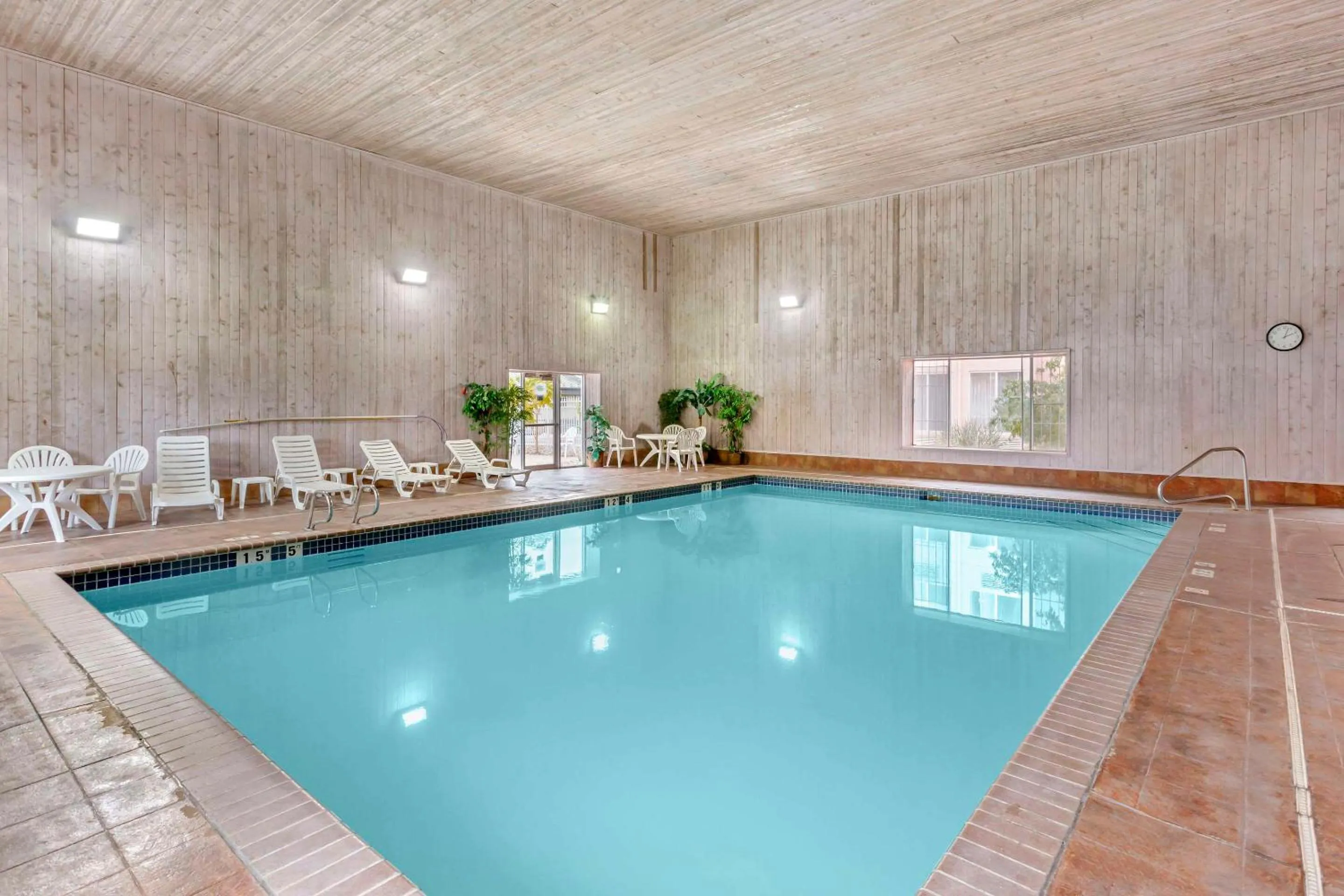 Swimming pool in Quality Suites Moab near Arches National Park