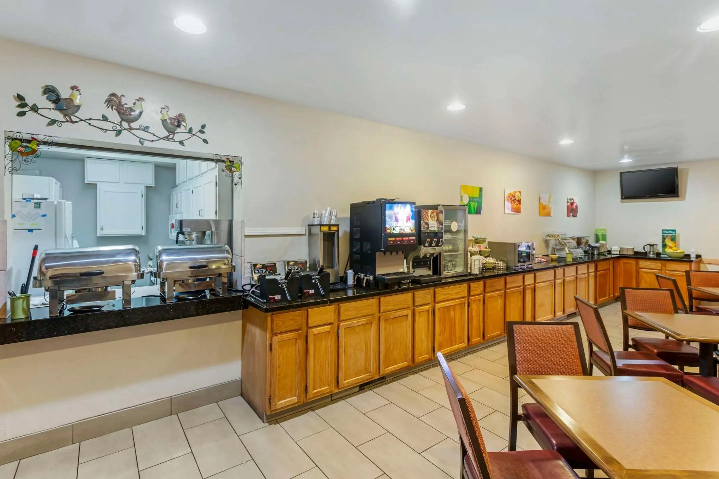 Breakfast in Quality Suites Moab near Arches National Park