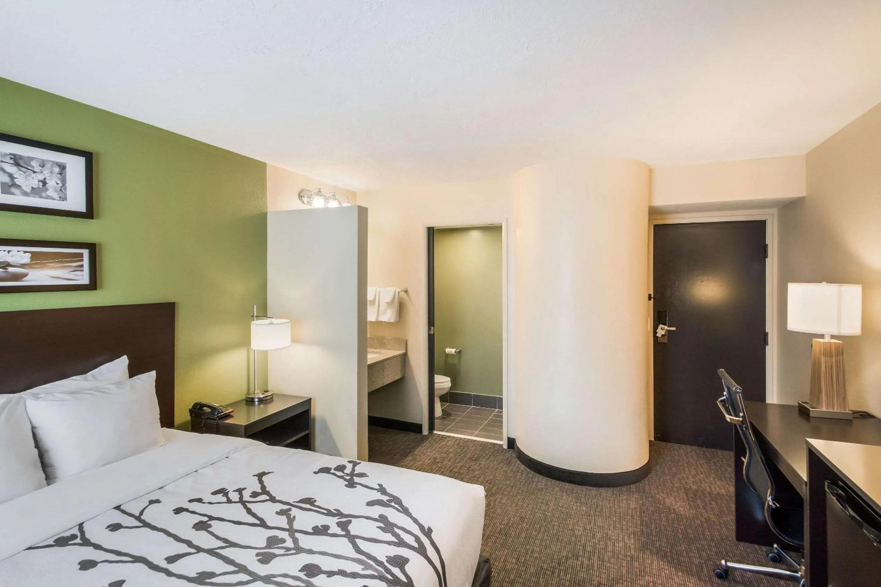 Bedroom, Bed in Sleep Inn West Valley City - Salt Lake City South