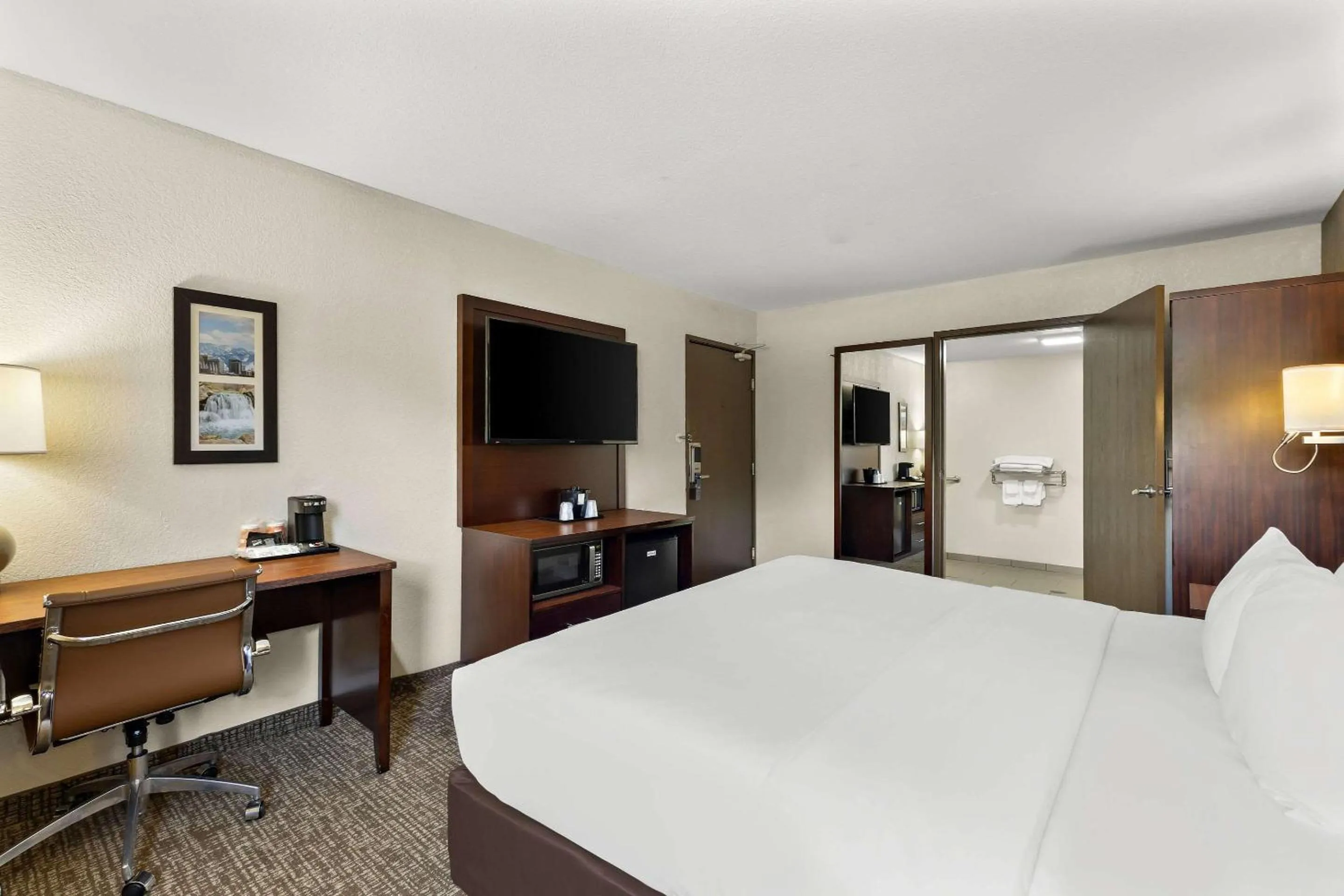 Bedroom, Bed in Comfort Inn Layton - Salt Lake City