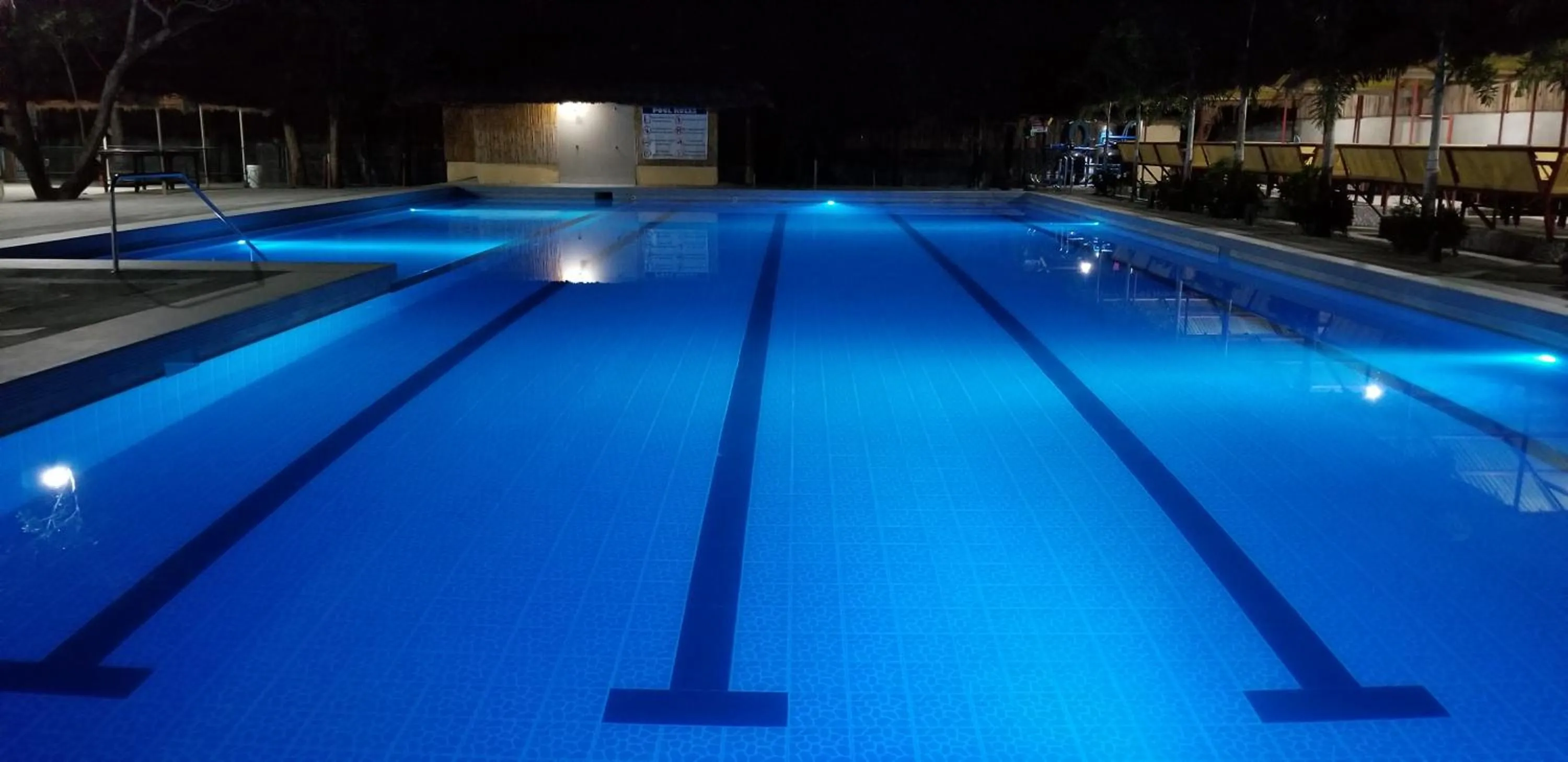 Swimming pool in Buenavista Family Inn