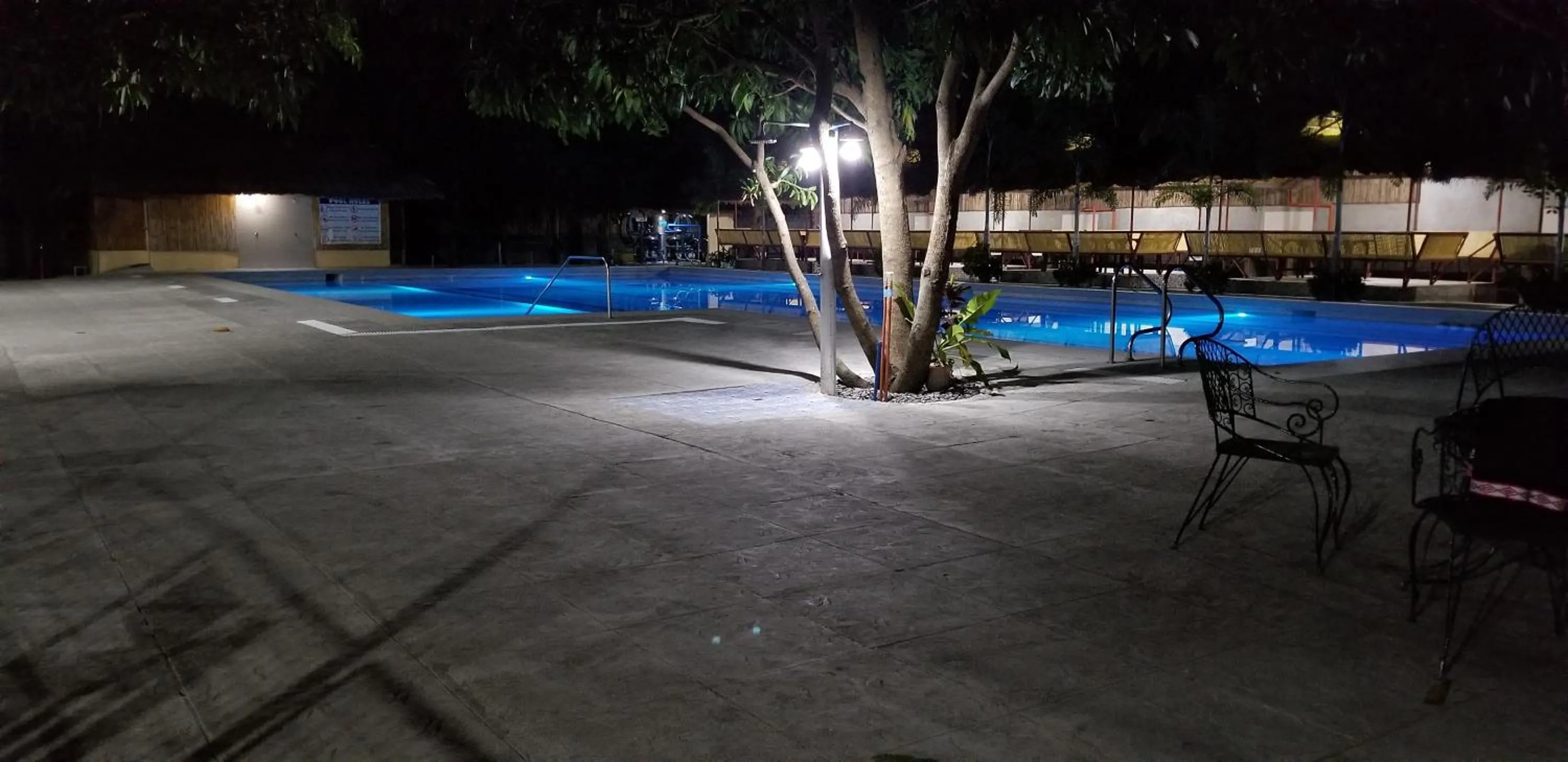 Pool view in Buenavista Family Inn