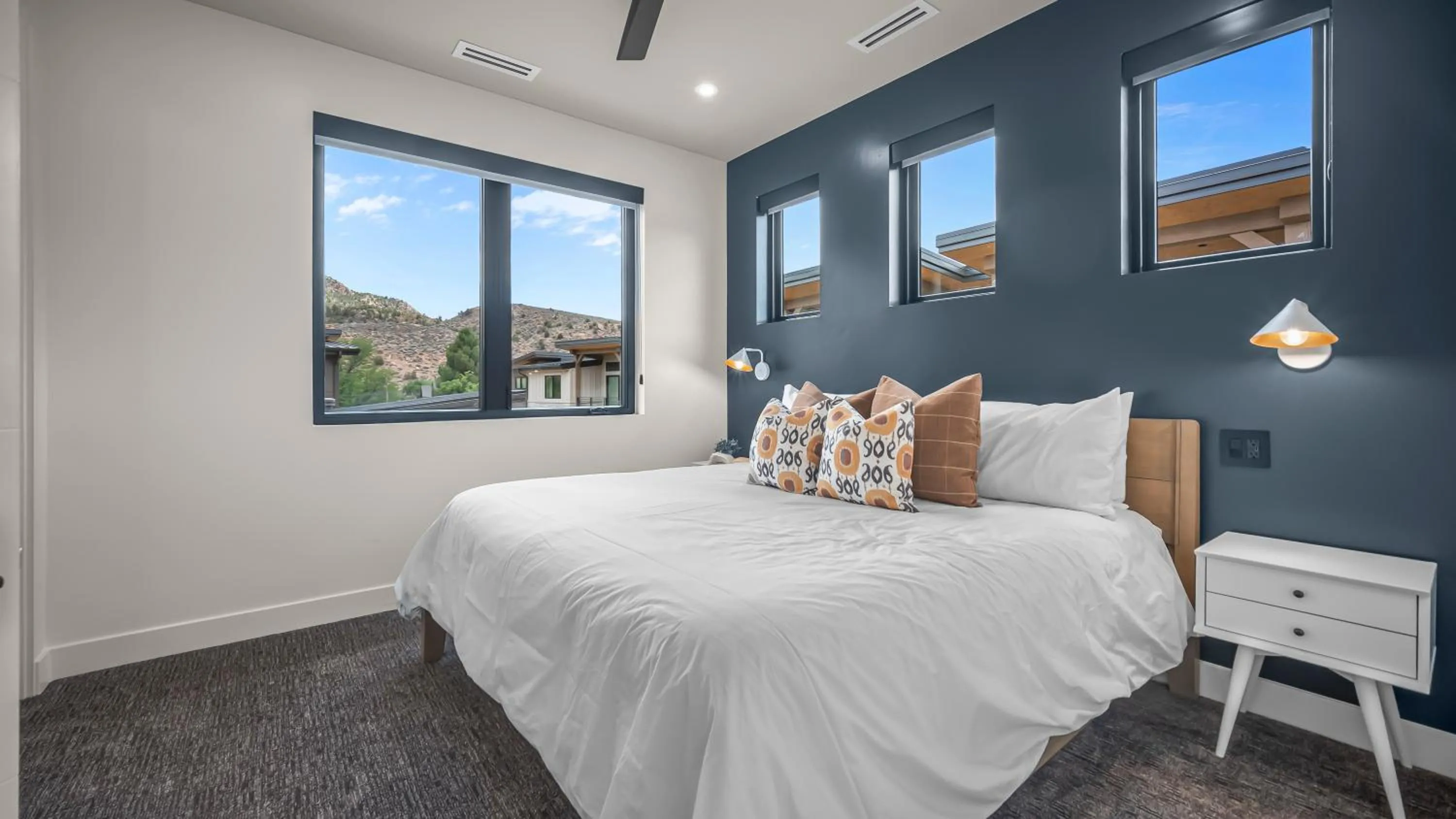 Bed in Montclair at Zion