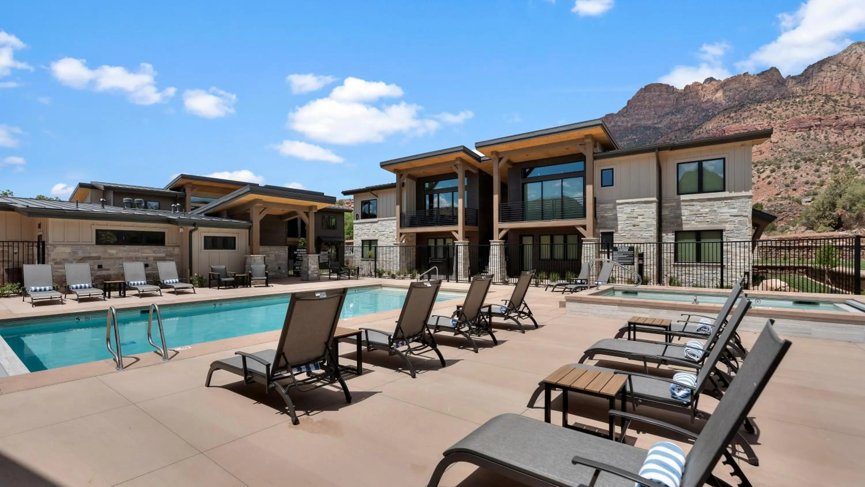 Hot Tub in Montclair at Zion