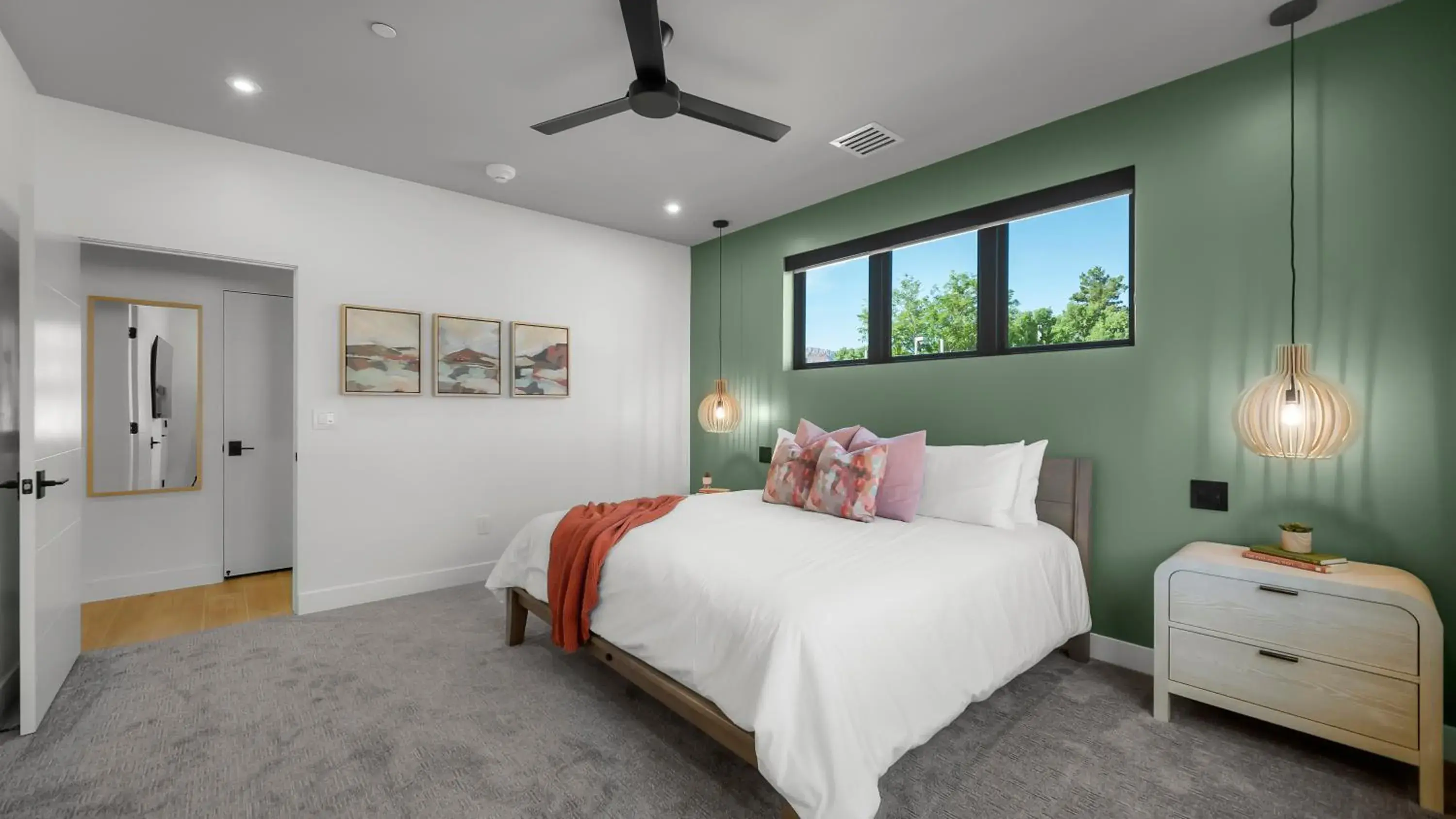 Bed in Montclair at Zion Bed in Montclair at Zion