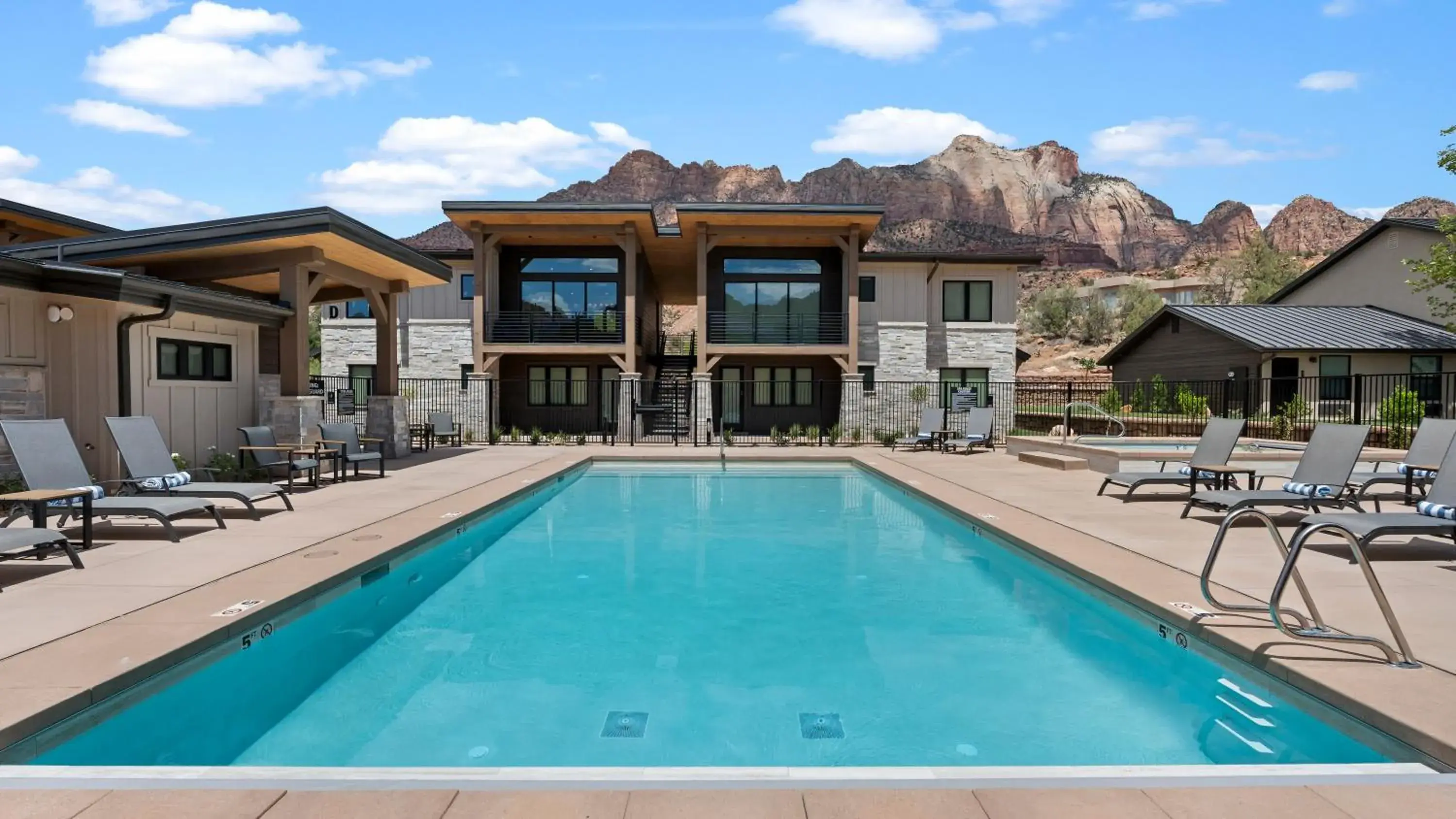 Property building in Montclair at Zion Property building in Montclair at Zion