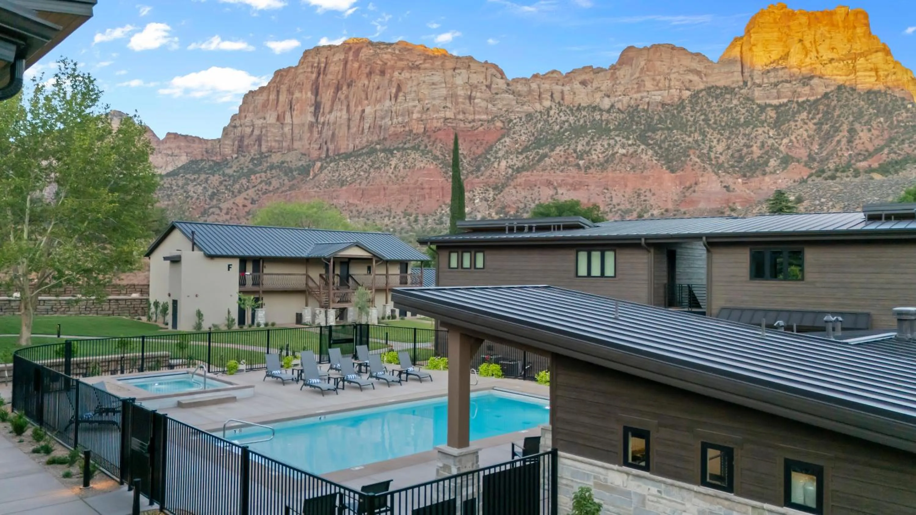 Hot Tub in Montclair at Zion